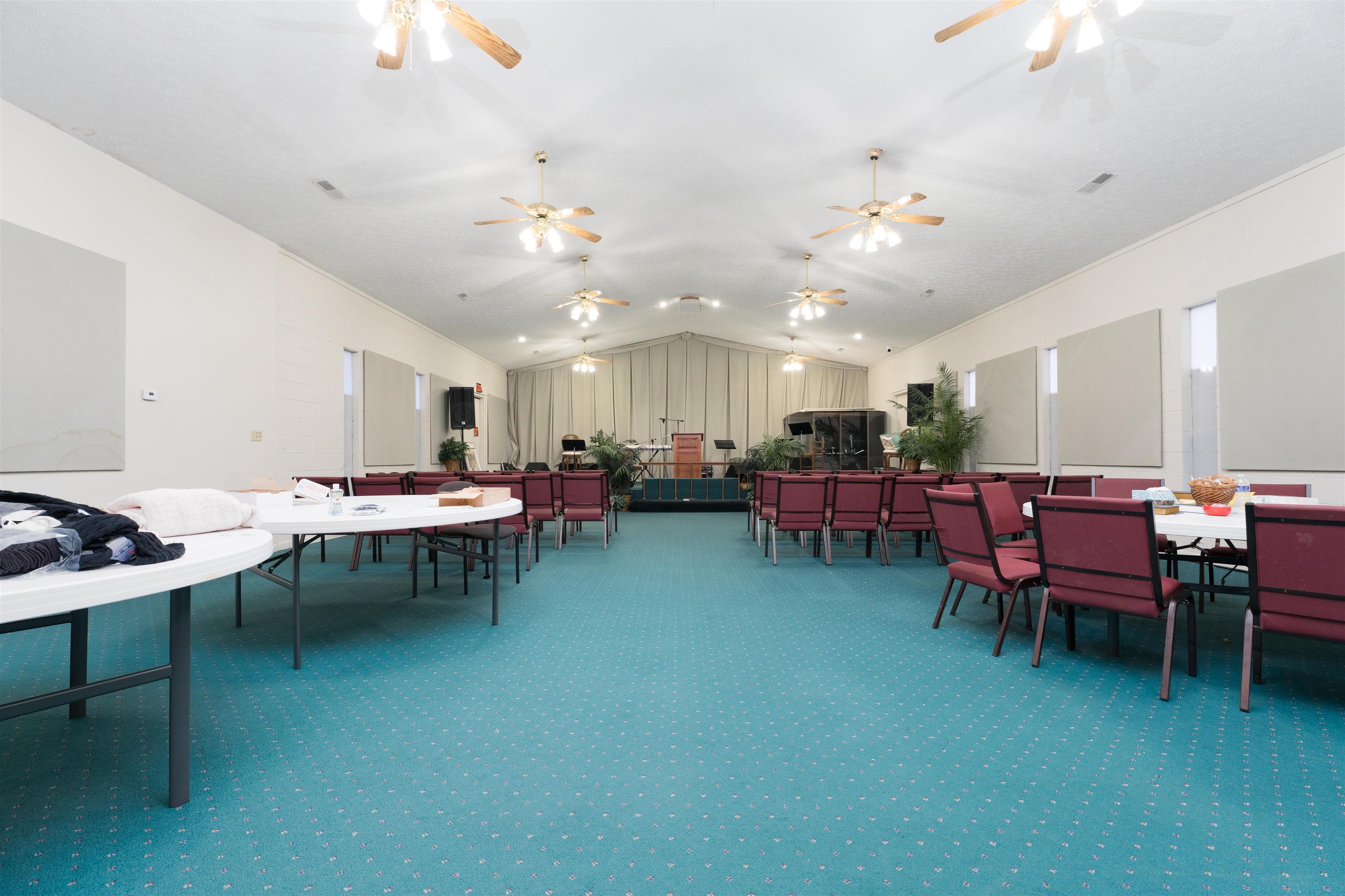 1302 Greyhound Drive, Owensboro, Kentucky 42303, ,Mixed Use,For Sale,Greyhound Drive,91421