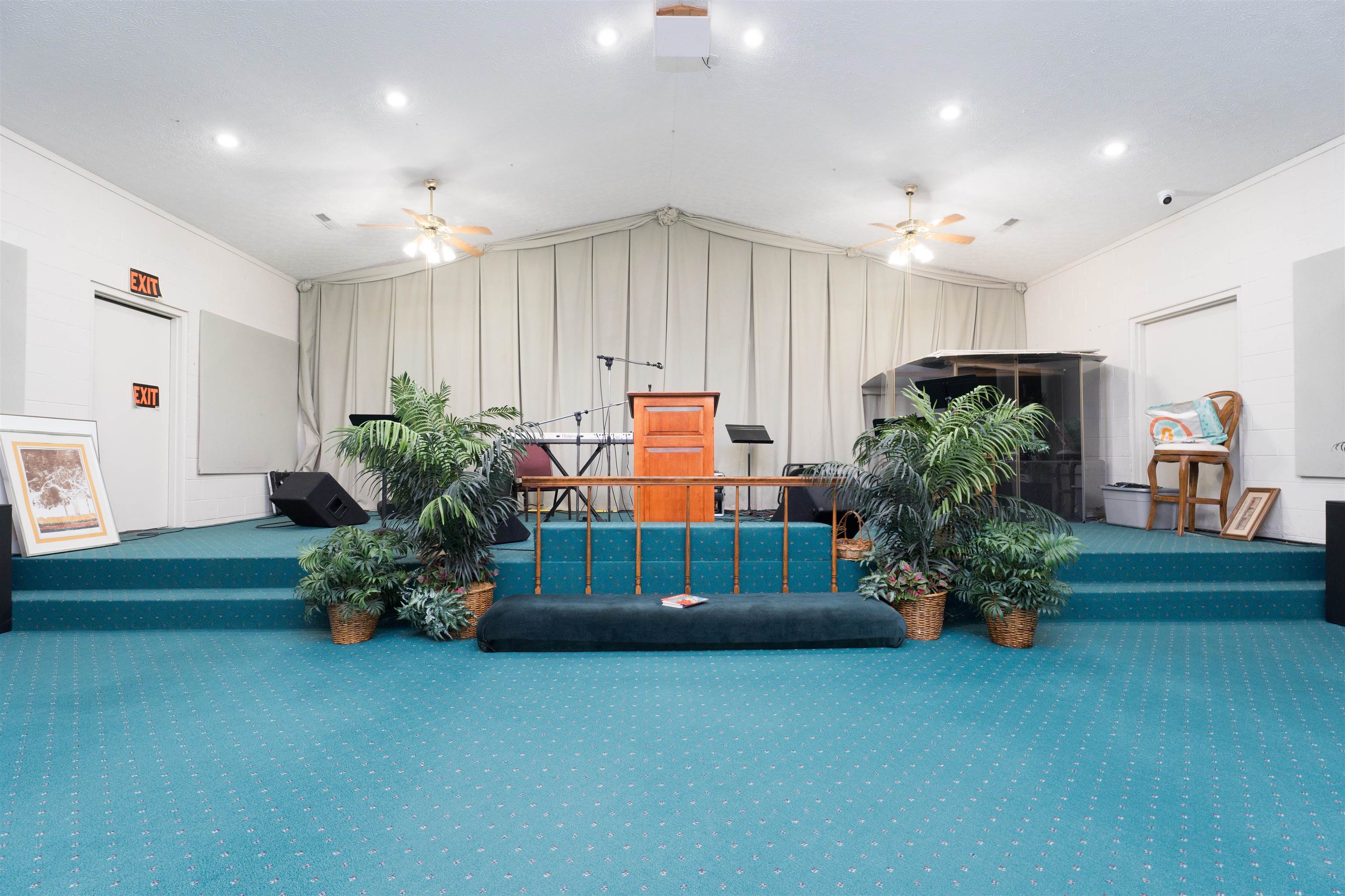 1302 Greyhound Drive, Owensboro, Kentucky 42303, ,Mixed Use,For Sale,Greyhound Drive,91421