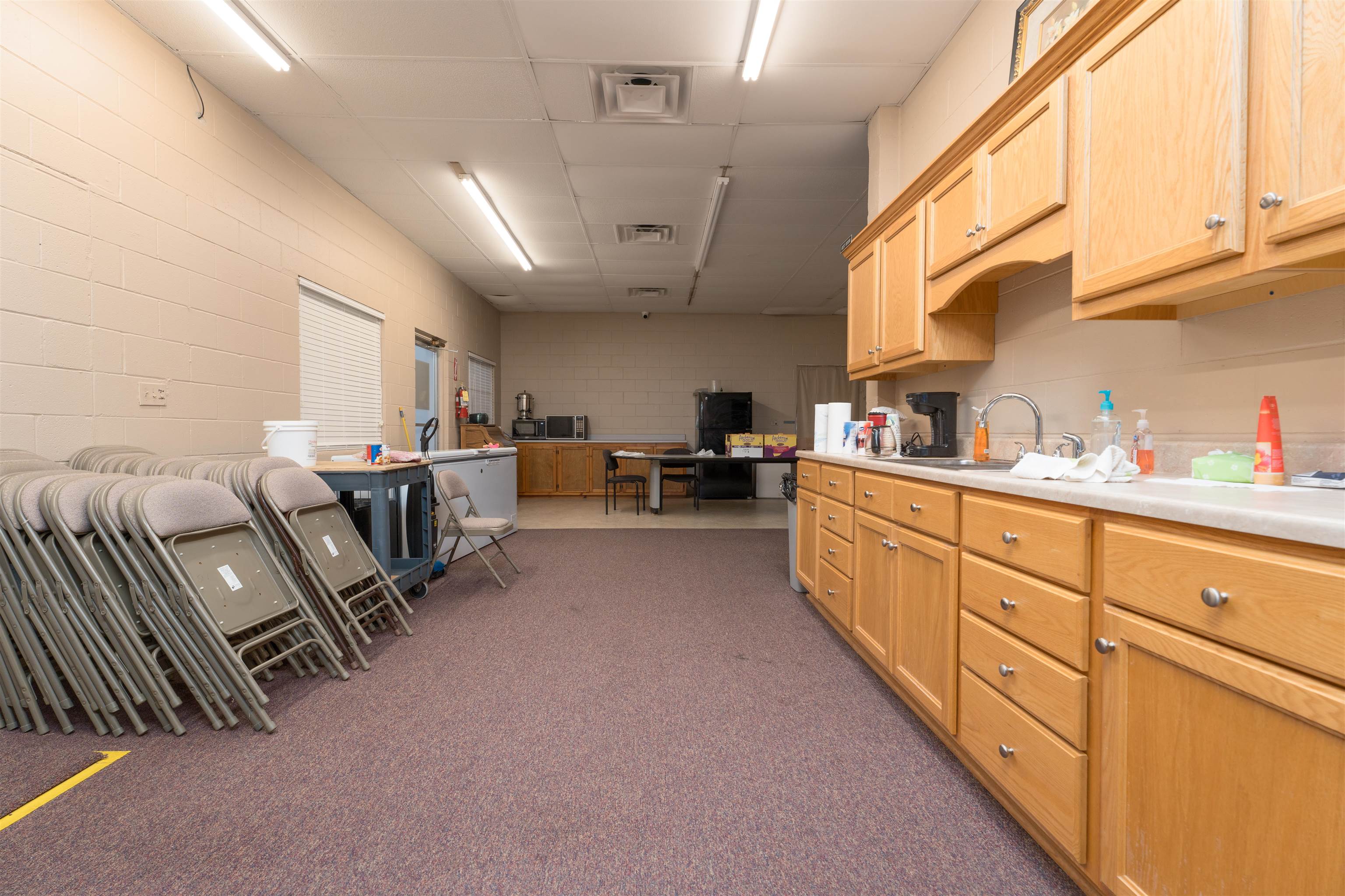 1302 Greyhound Drive, Owensboro, Kentucky 42303, ,Mixed Use,For Sale,Greyhound Drive,91421