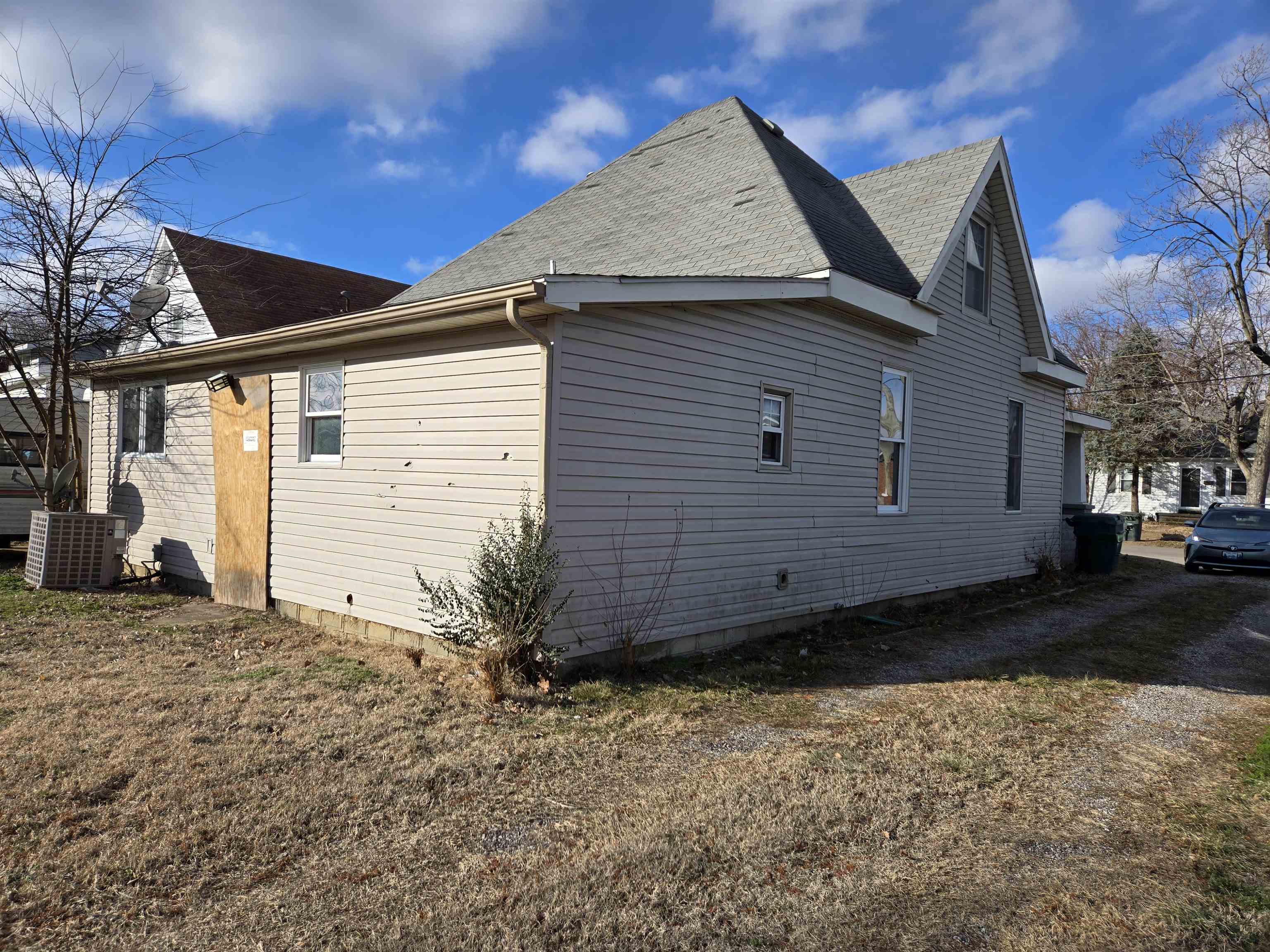 426 E 2oth Street, Owensboro, Kentucky 42303, 2 Bedrooms Bedrooms, ,1 BathroomBathrooms,Single Family Residence,For Sale,E 2oth Street,91422