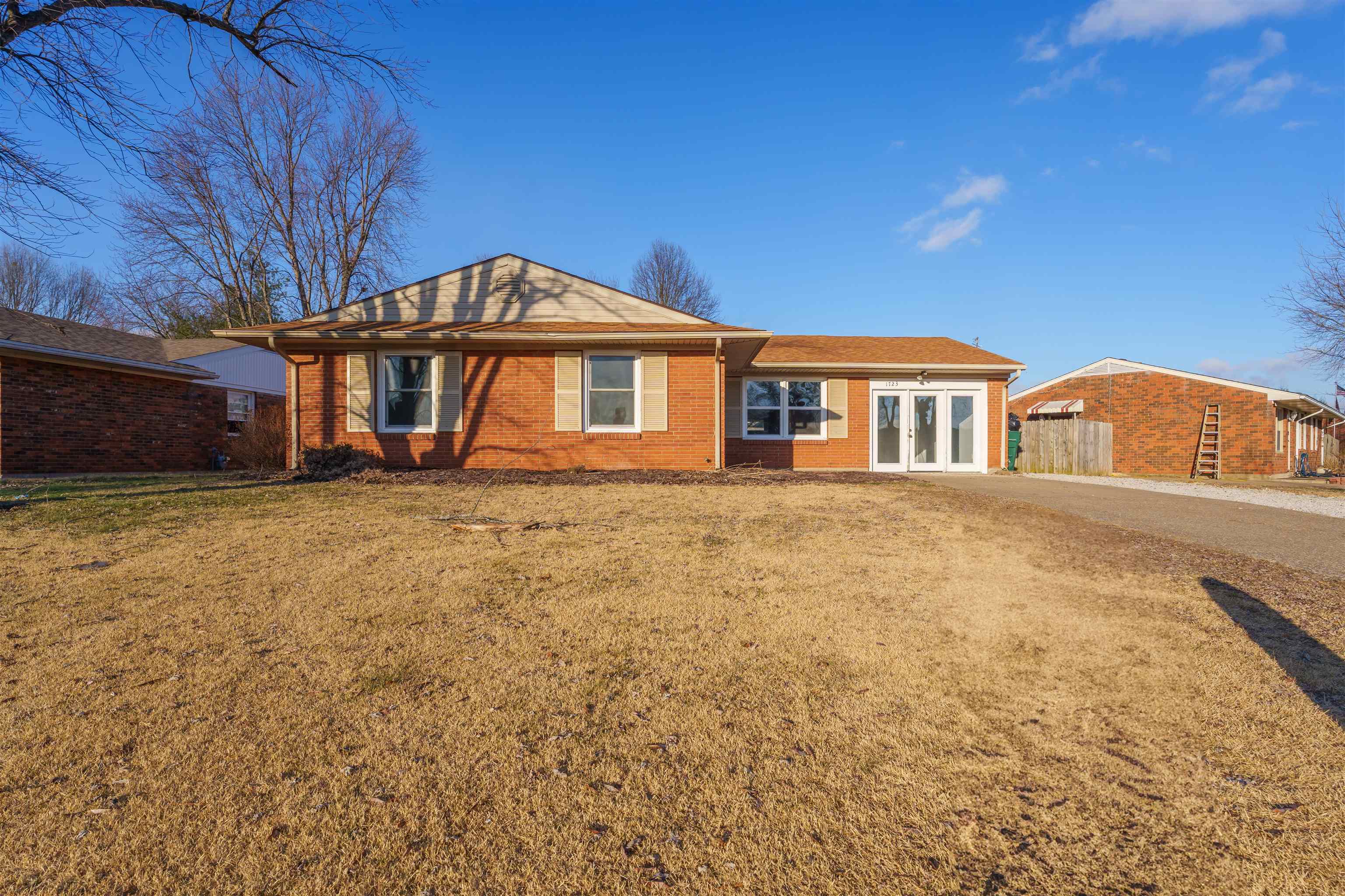 1723 Asbury Place, Owensboro, Kentucky 42303, 3 Bedrooms Bedrooms, ,2 BathroomsBathrooms,Single Family Residence,For Sale,Asbury Place,91423