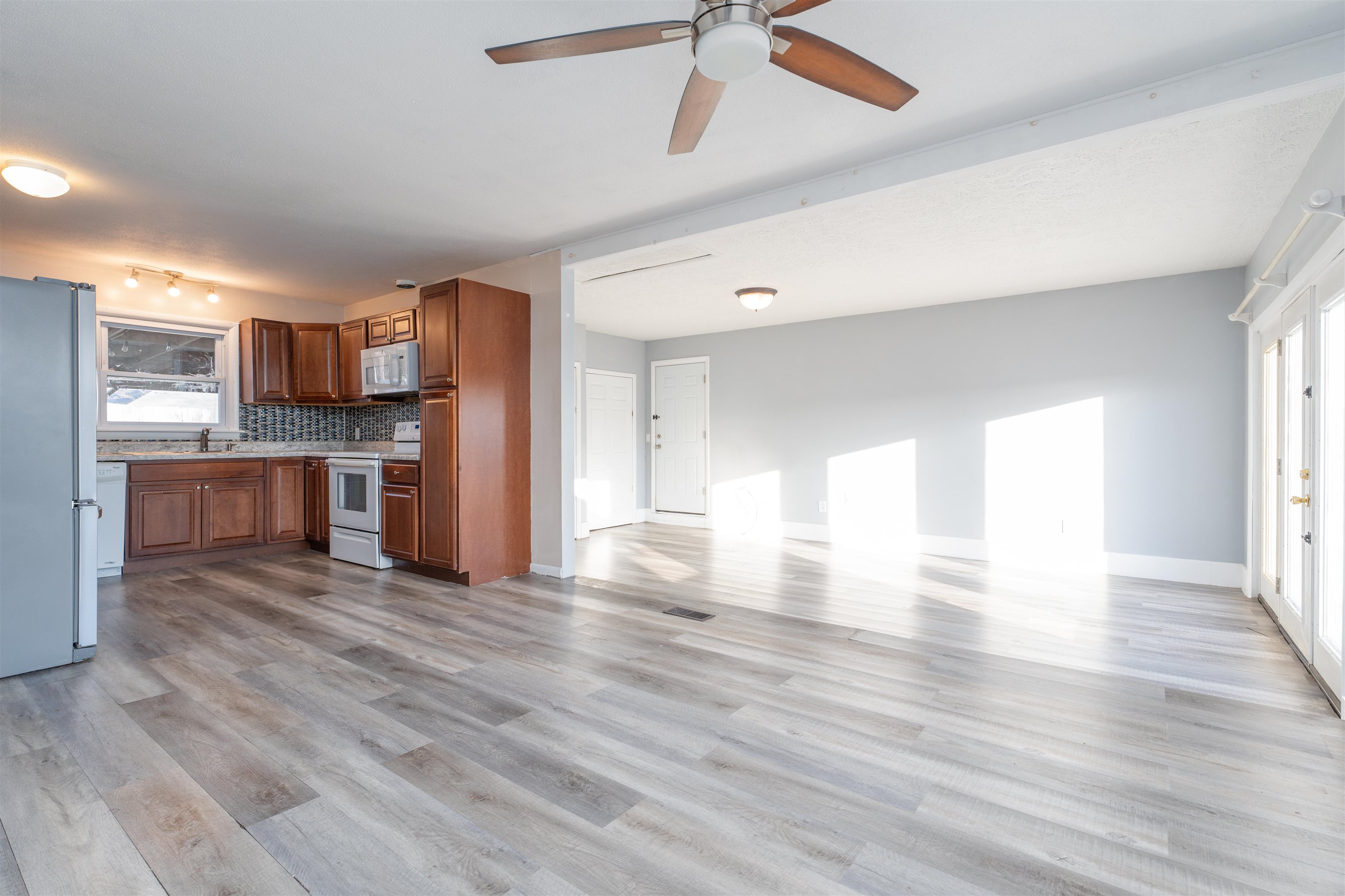1723 Asbury Place, Owensboro, Kentucky 42303, 3 Bedrooms Bedrooms, ,2 BathroomsBathrooms,Single Family Residence,For Sale,Asbury Place,91423