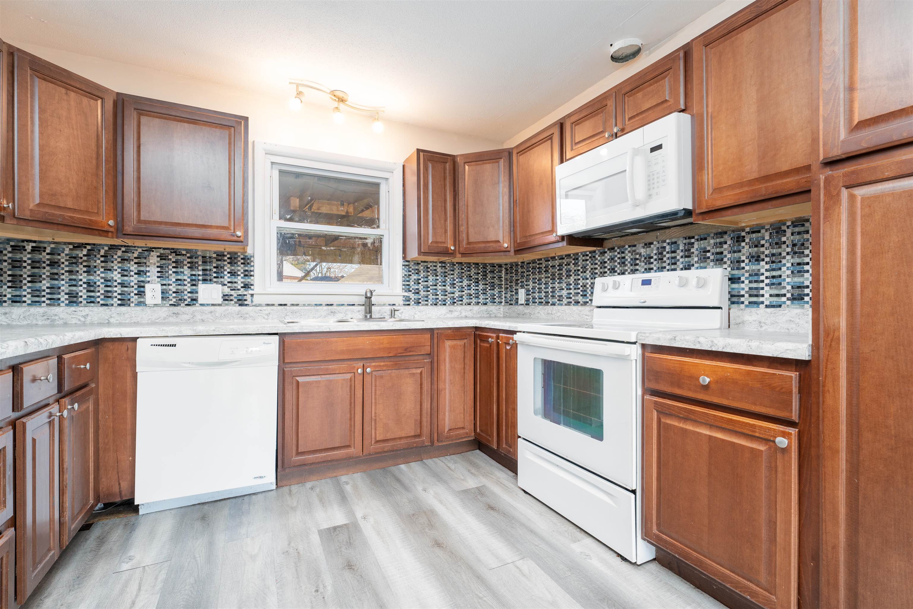 1723 Asbury Place, Owensboro, Kentucky 42303, 3 Bedrooms Bedrooms, ,2 BathroomsBathrooms,Single Family Residence,For Sale,Asbury Place,91423