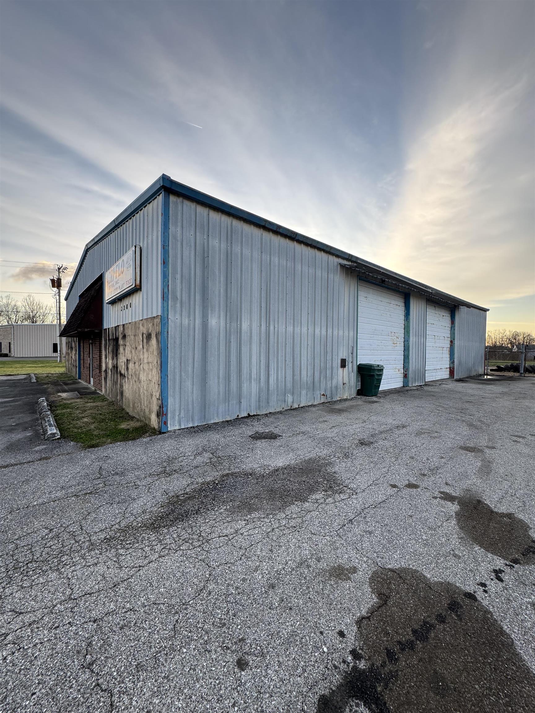 3200 Warehouse Rd, Owensboro, Kentucky 42301, ,Industrial,For Sale,Warehouse Rd,91425