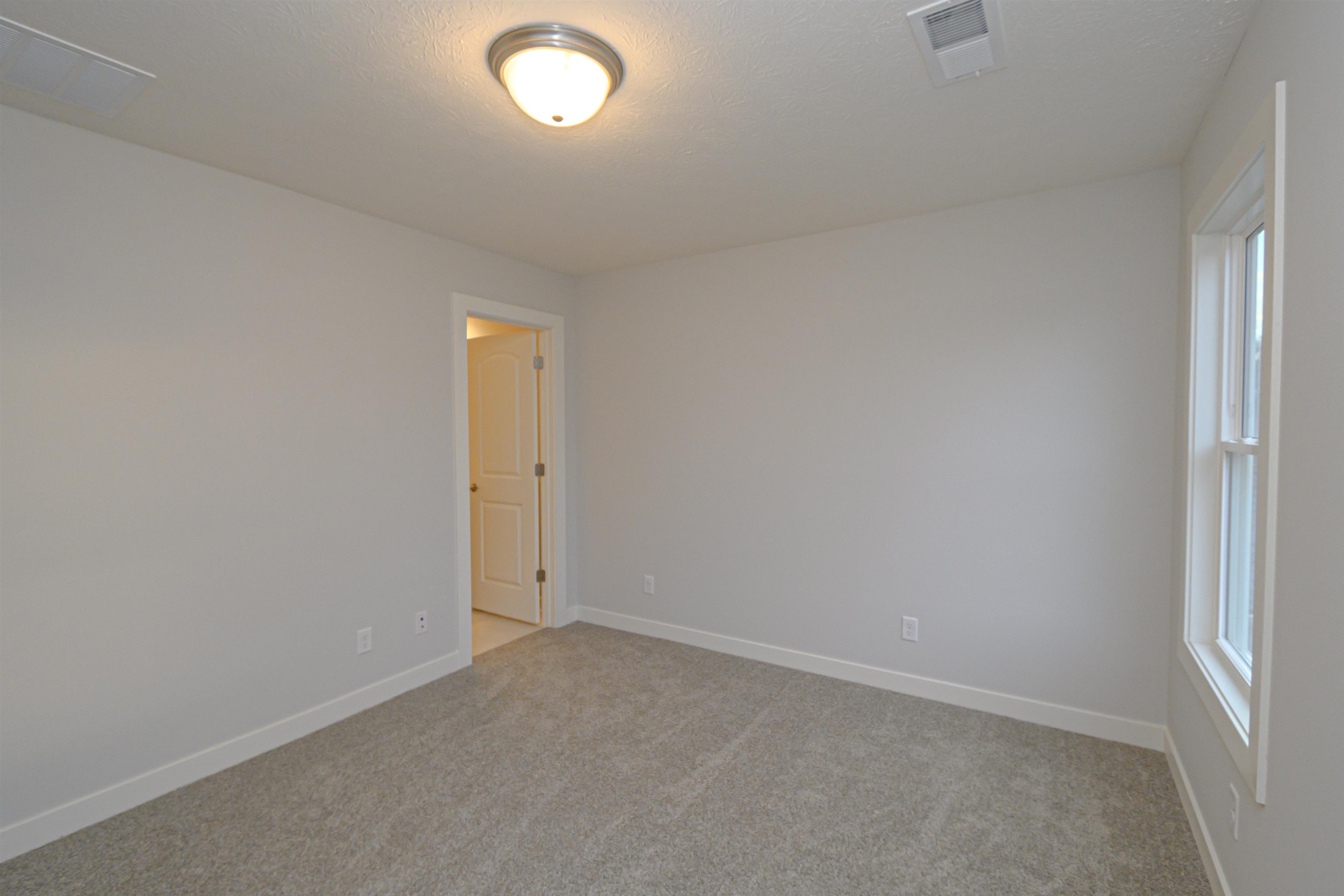 698 Alabaster Ln, Owensboro, Kentucky 42301, 3 Bedrooms Bedrooms, ,2 BathroomsBathrooms,Single Family Residence,For Sale,Alabaster Ln,91426