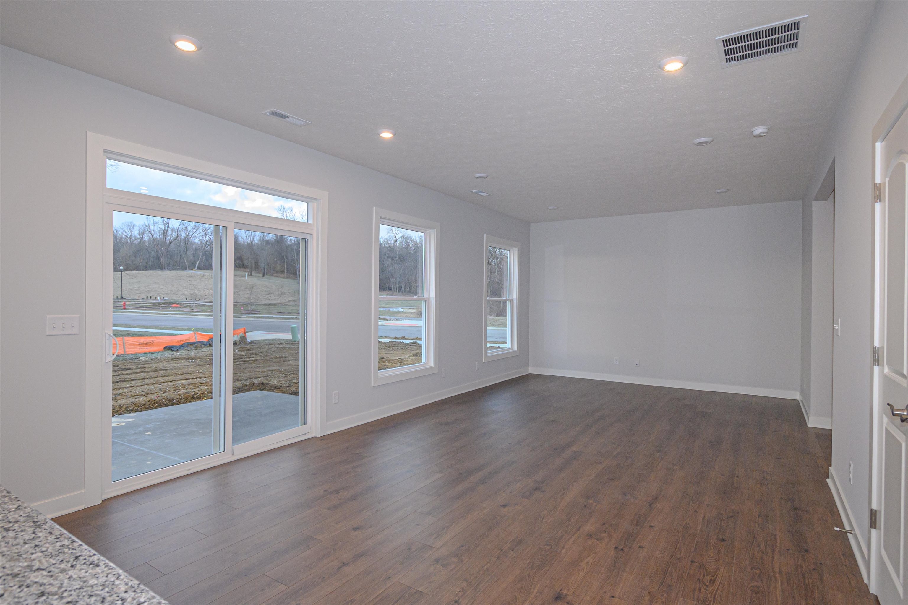698 Alabaster Ln, Owensboro, Kentucky 42301, 3 Bedrooms Bedrooms, ,2 BathroomsBathrooms,Single Family Residence,For Sale,Alabaster Ln,91426