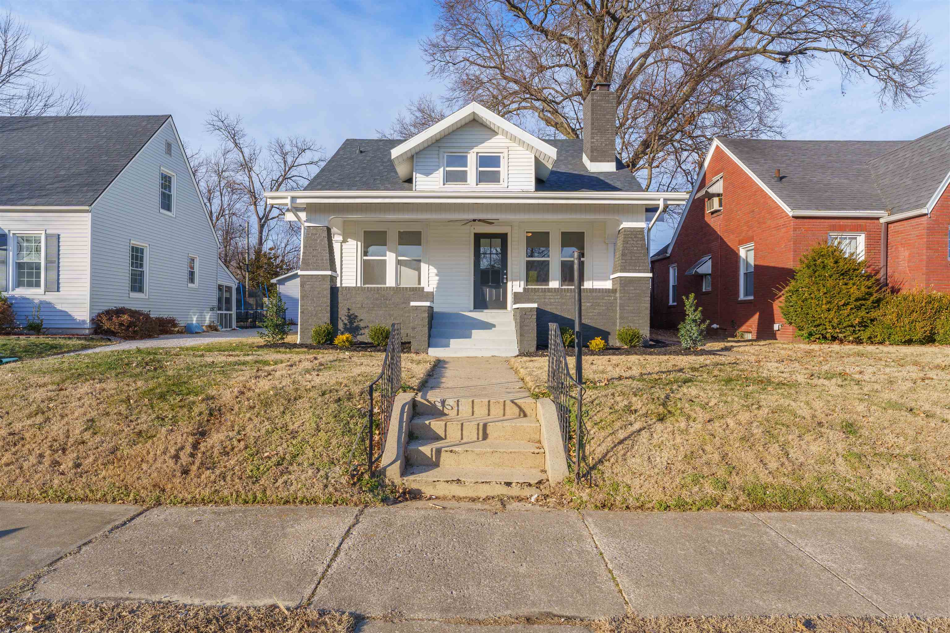 111 19th St., Owensboro, Kentucky 42303, 3 Bedrooms Bedrooms, ,1 BathroomBathrooms,Single Family Residence,For Sale,19th St.,91428