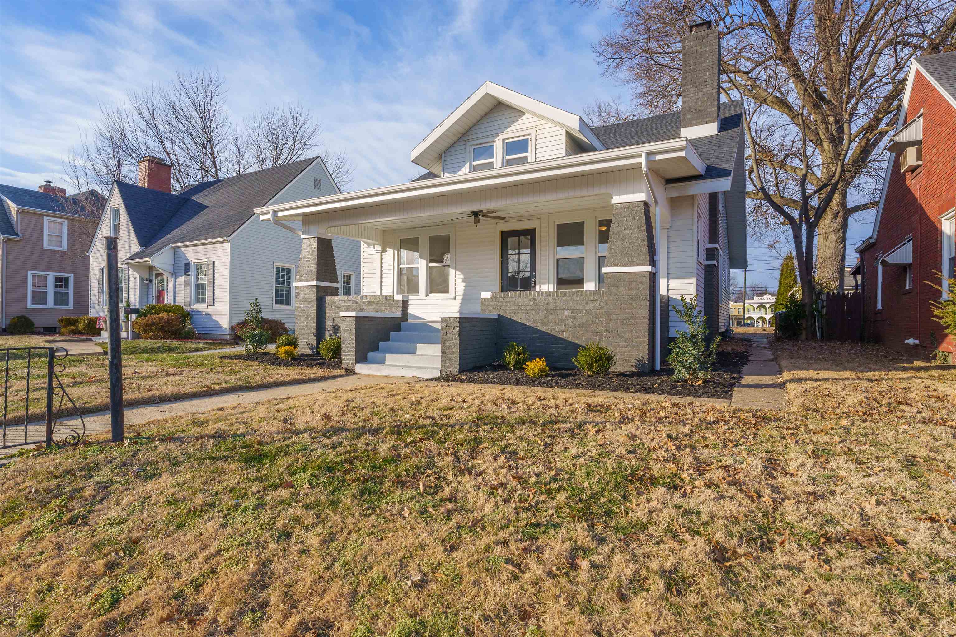 111 19th St., Owensboro, Kentucky 42303, 3 Bedrooms Bedrooms, ,1 BathroomBathrooms,Single Family Residence,For Sale,19th St.,91428