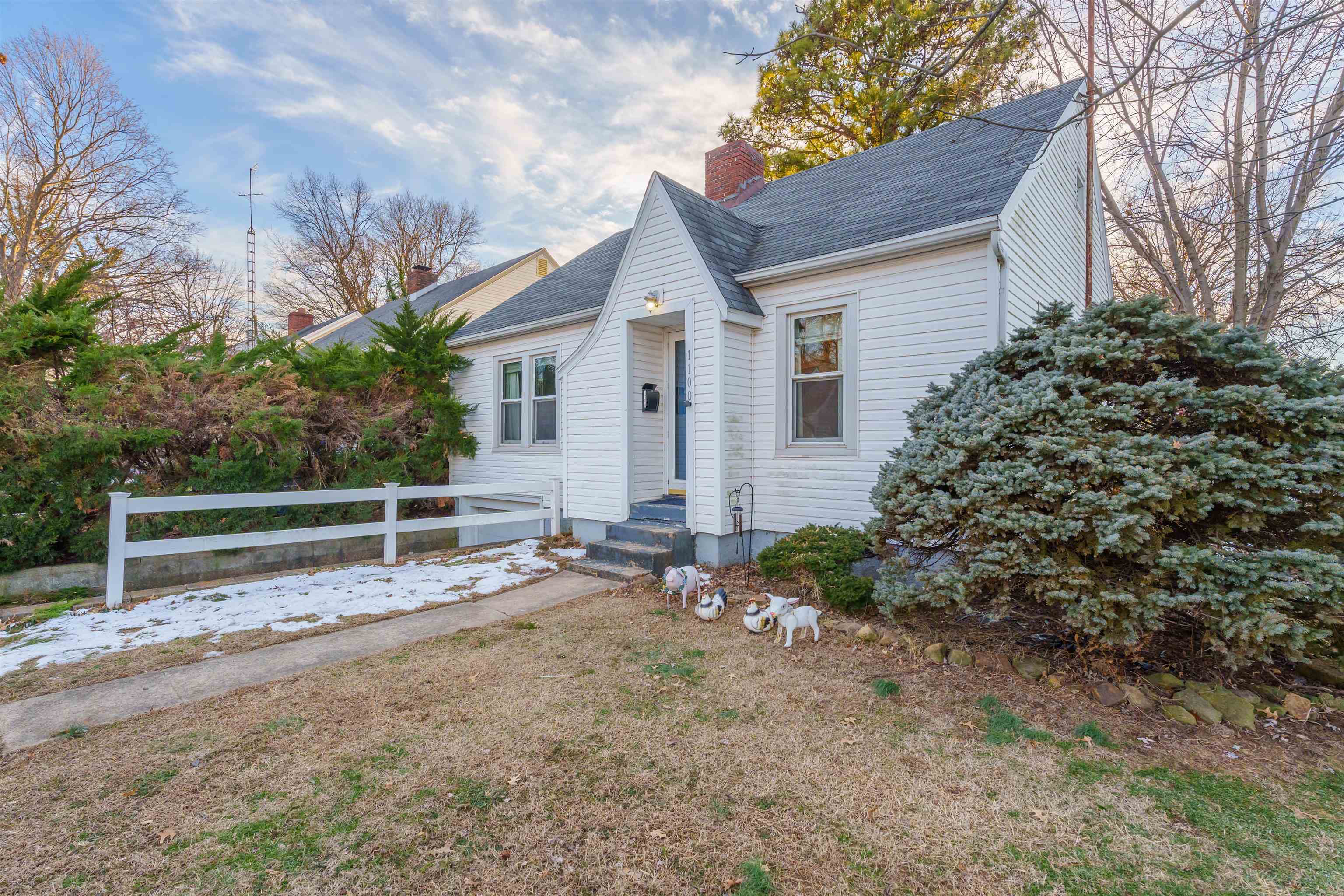 1100 Emerson Ct, Owensboro, Kentucky 42301, 2 Bedrooms Bedrooms, ,1 BathroomBathrooms,Single Family Residence,For Sale,Emerson Ct,91429