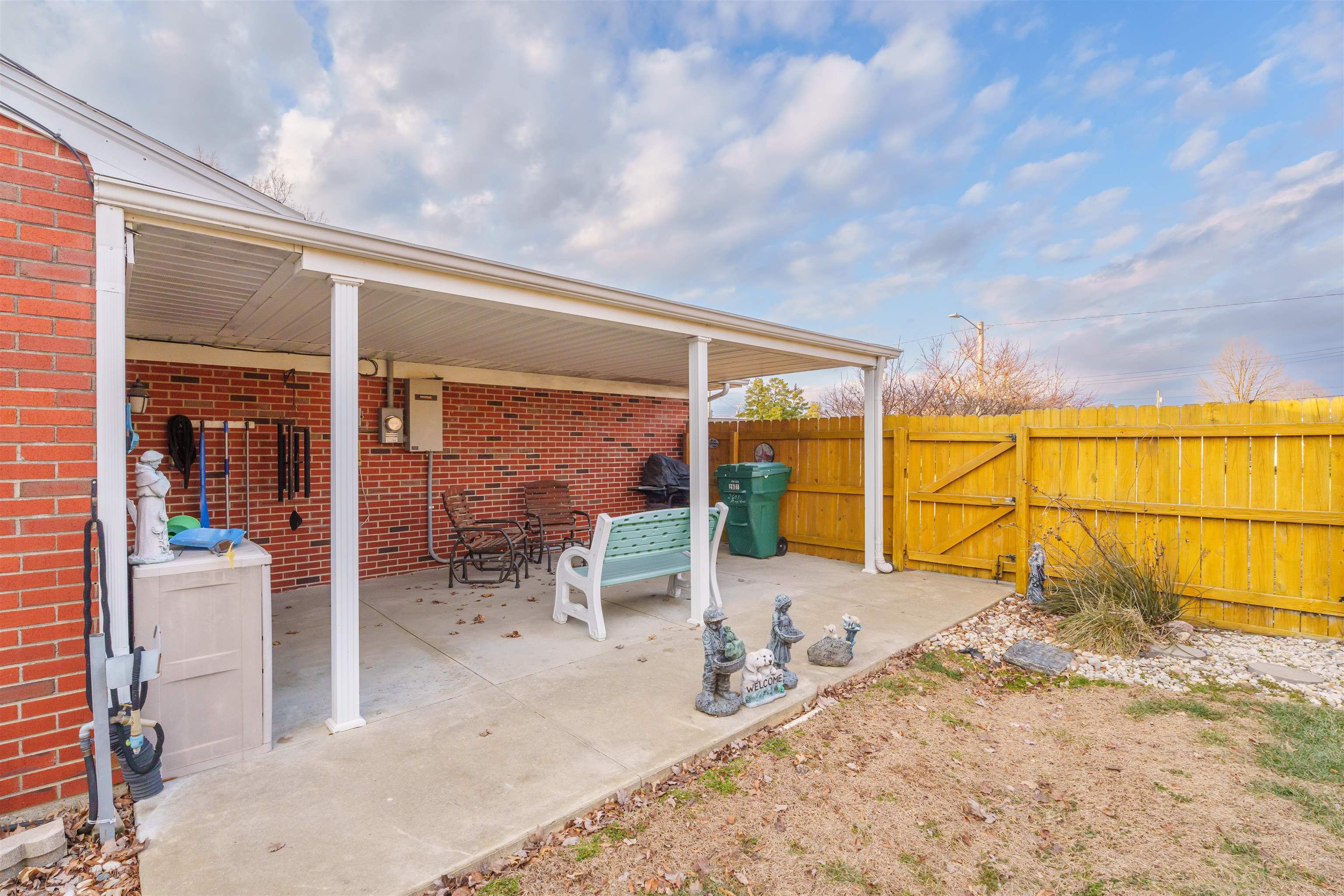 2601 Meridian Court, Owensboro, Kentucky 42301, 3 Bedrooms Bedrooms, ,2 BathroomsBathrooms,Single Family Residence,For Sale,Meridian Court,91435