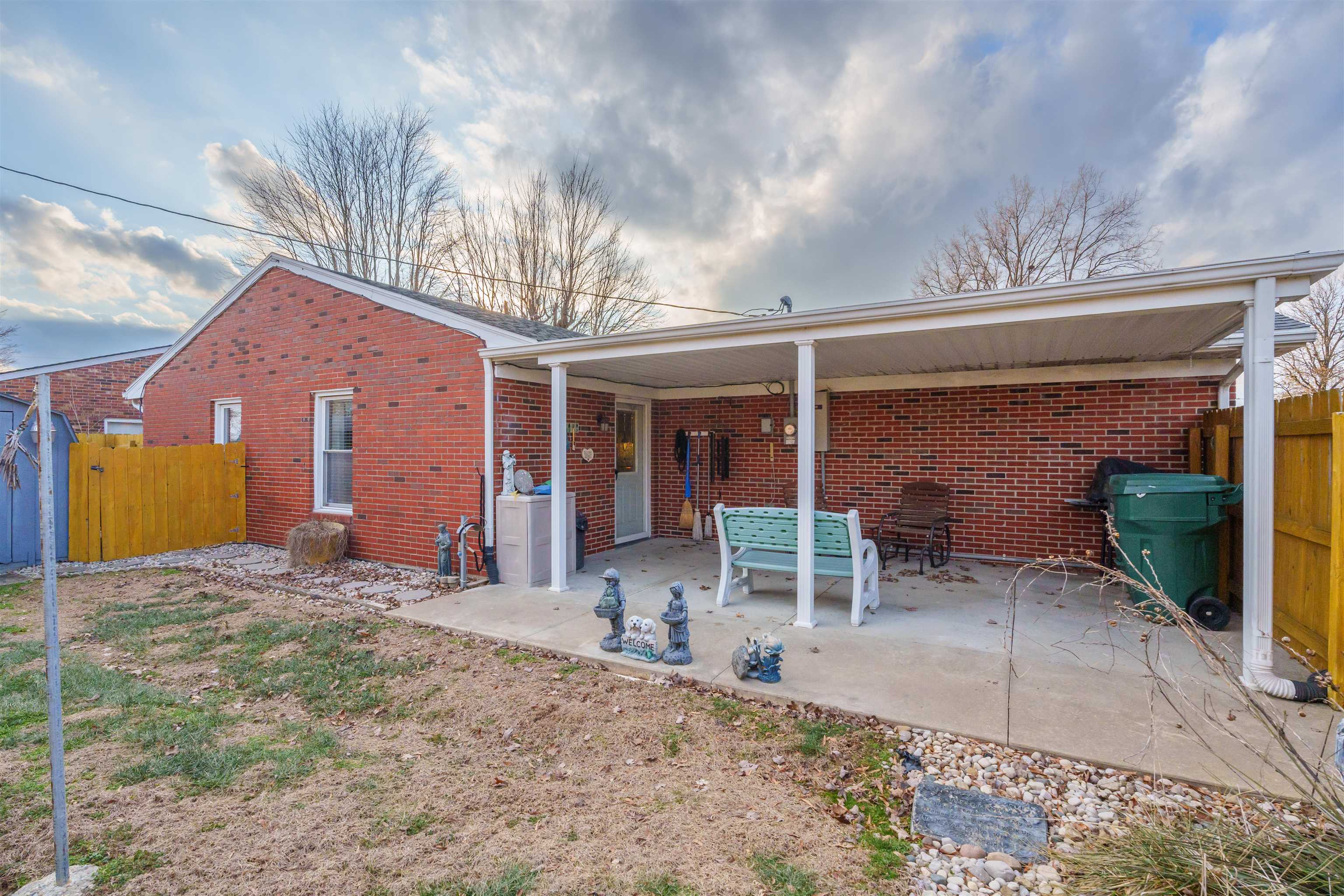 2601 Meridian Court, Owensboro, Kentucky 42301, 3 Bedrooms Bedrooms, ,2 BathroomsBathrooms,Single Family Residence,For Sale,Meridian Court,91435