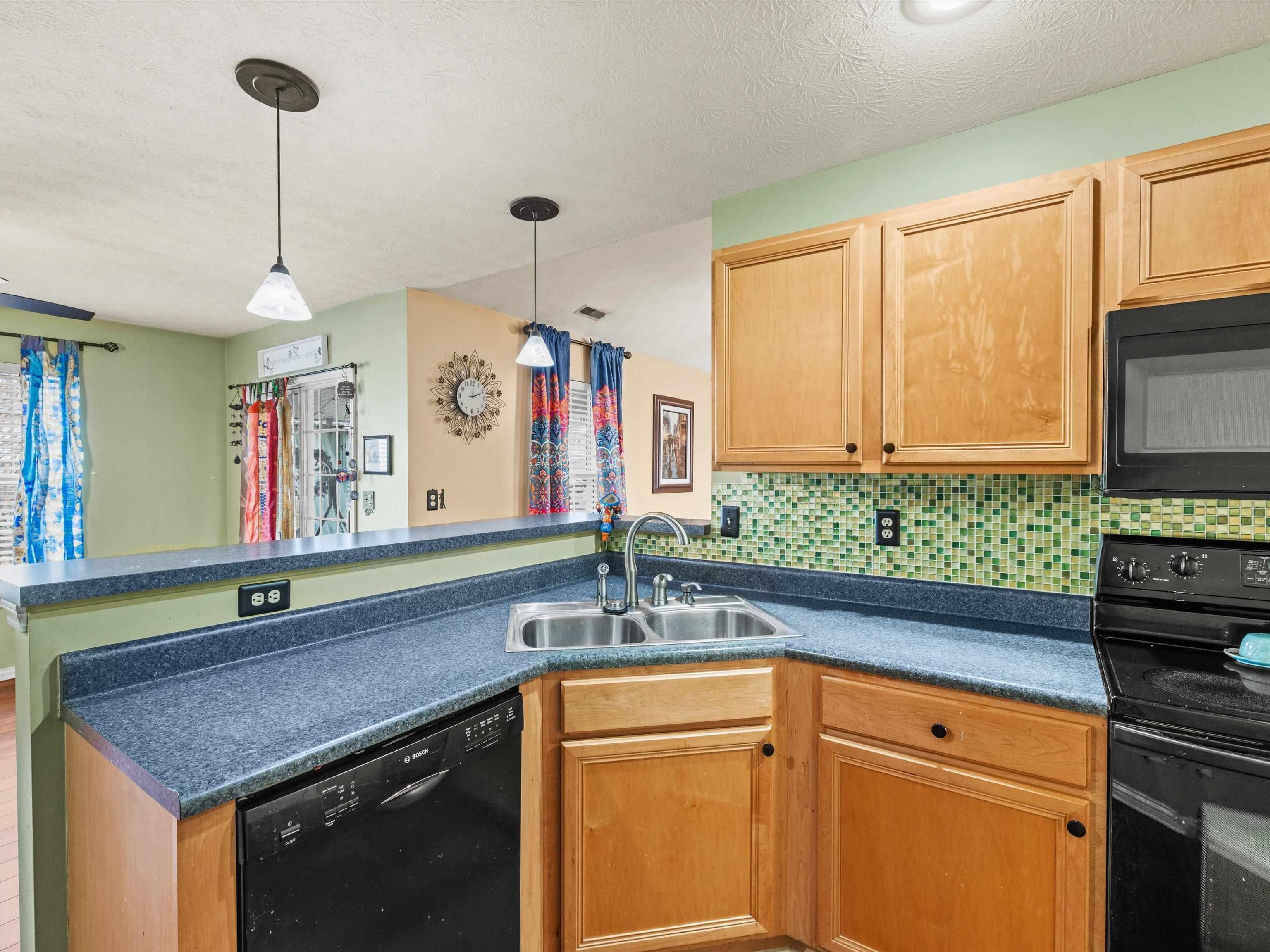 2624 Rush Trail, Owensboro, Kentucky 42303, 3 Bedrooms Bedrooms, ,2 BathroomsBathrooms,Single Family Residence,For Sale,Rush Trail,91437