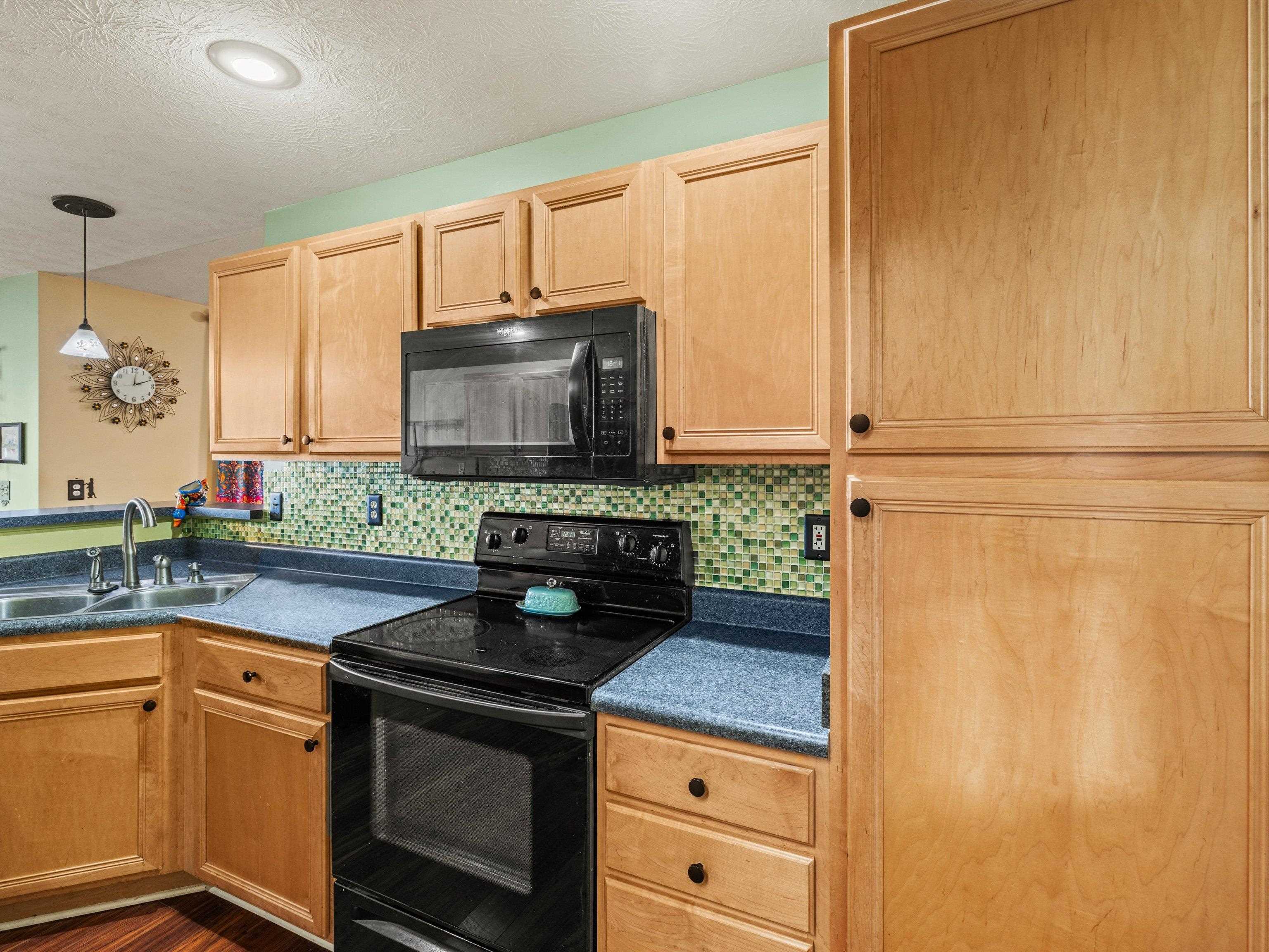 2624 Rush Trail, Owensboro, Kentucky 42303, 3 Bedrooms Bedrooms, ,2 BathroomsBathrooms,Single Family Residence,For Sale,Rush Trail,91437