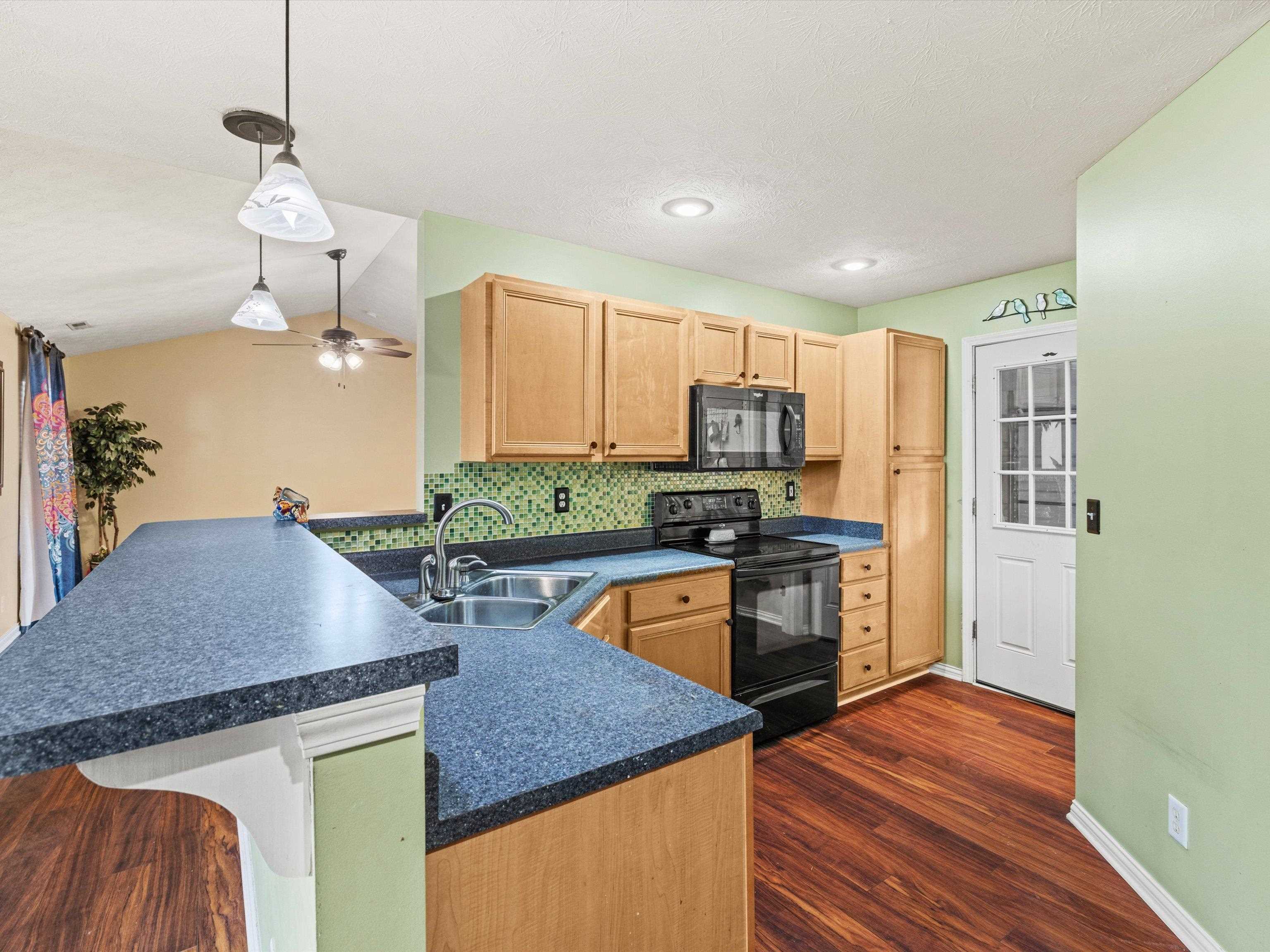 2624 Rush Trail, Owensboro, Kentucky 42303, 3 Bedrooms Bedrooms, ,2 BathroomsBathrooms,Single Family Residence,For Sale,Rush Trail,91437