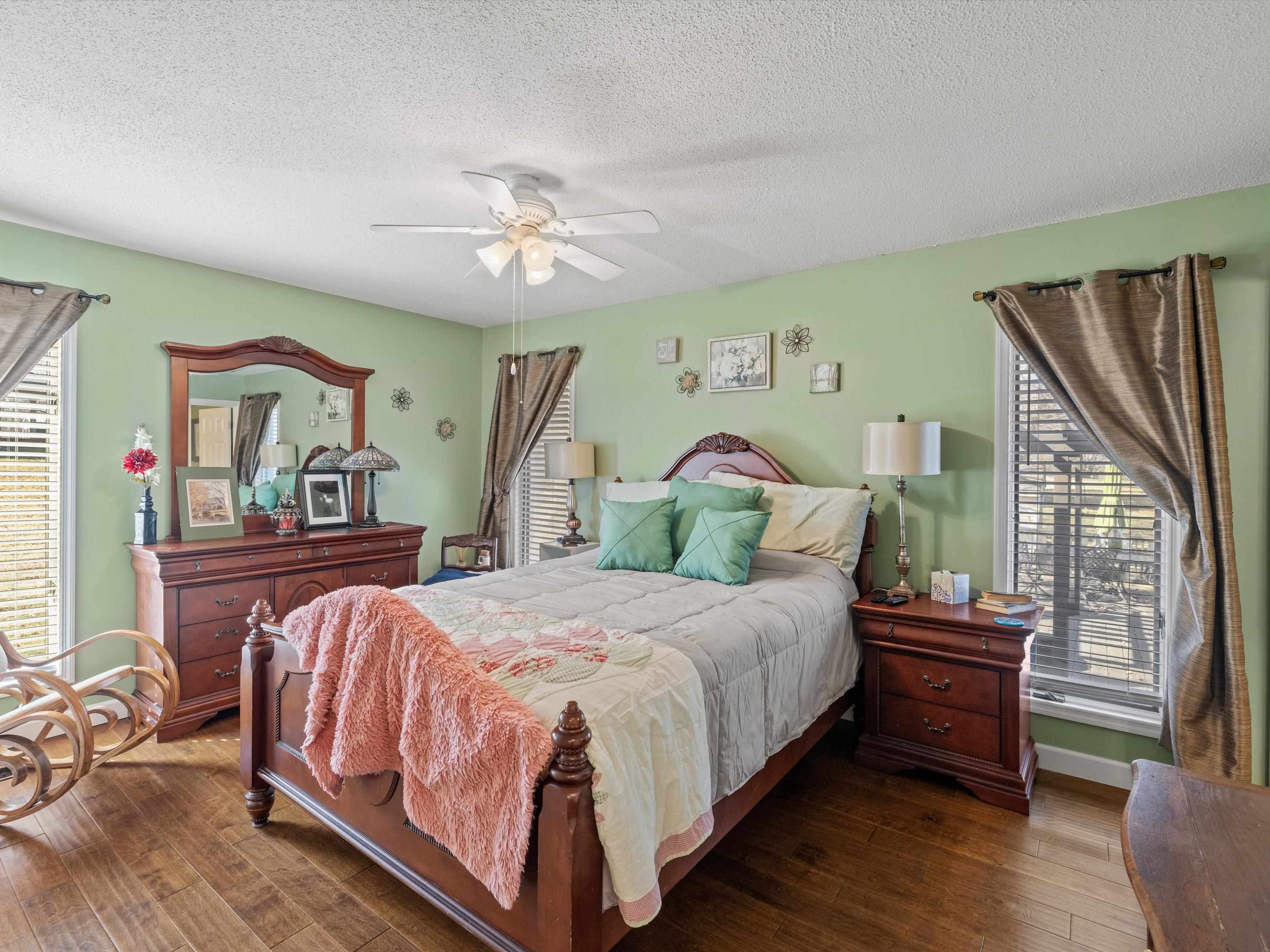 4709 Forest Drive, Owensboro, Kentucky 42303, 4 Bedrooms Bedrooms, ,3 BathroomsBathrooms,Single Family Residence,For Sale,Forest Drive,91438
