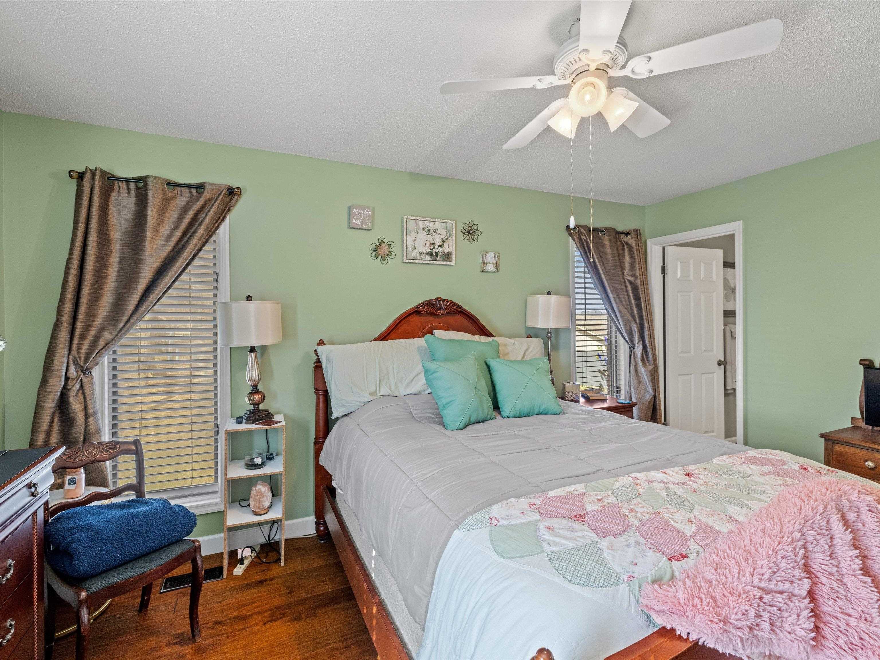4709 Forest Drive, Owensboro, Kentucky 42303, 4 Bedrooms Bedrooms, ,3 BathroomsBathrooms,Single Family Residence,For Sale,Forest Drive,91438