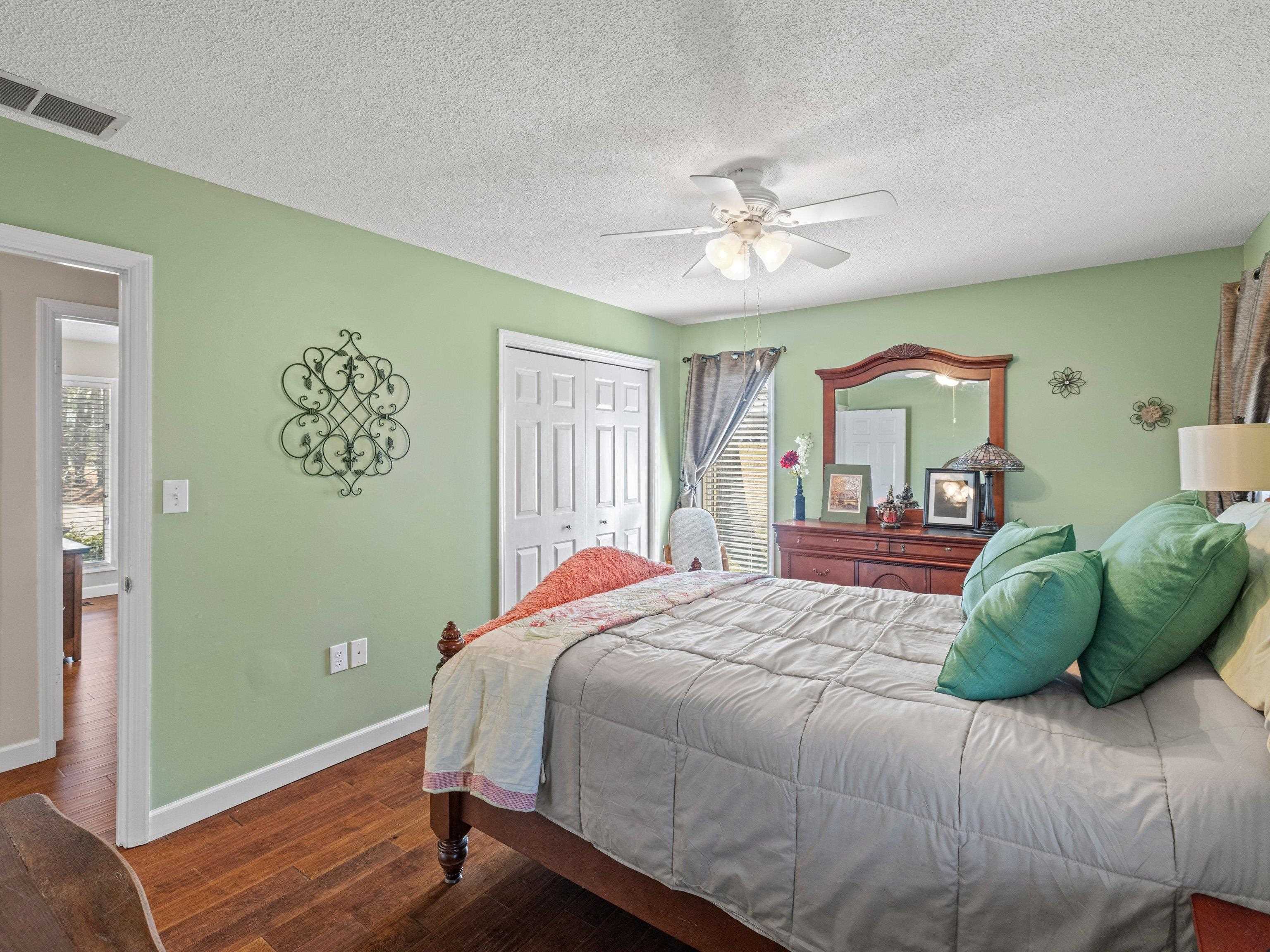 4709 Forest Drive, Owensboro, Kentucky 42303, 4 Bedrooms Bedrooms, ,3 BathroomsBathrooms,Single Family Residence,For Sale,Forest Drive,91438