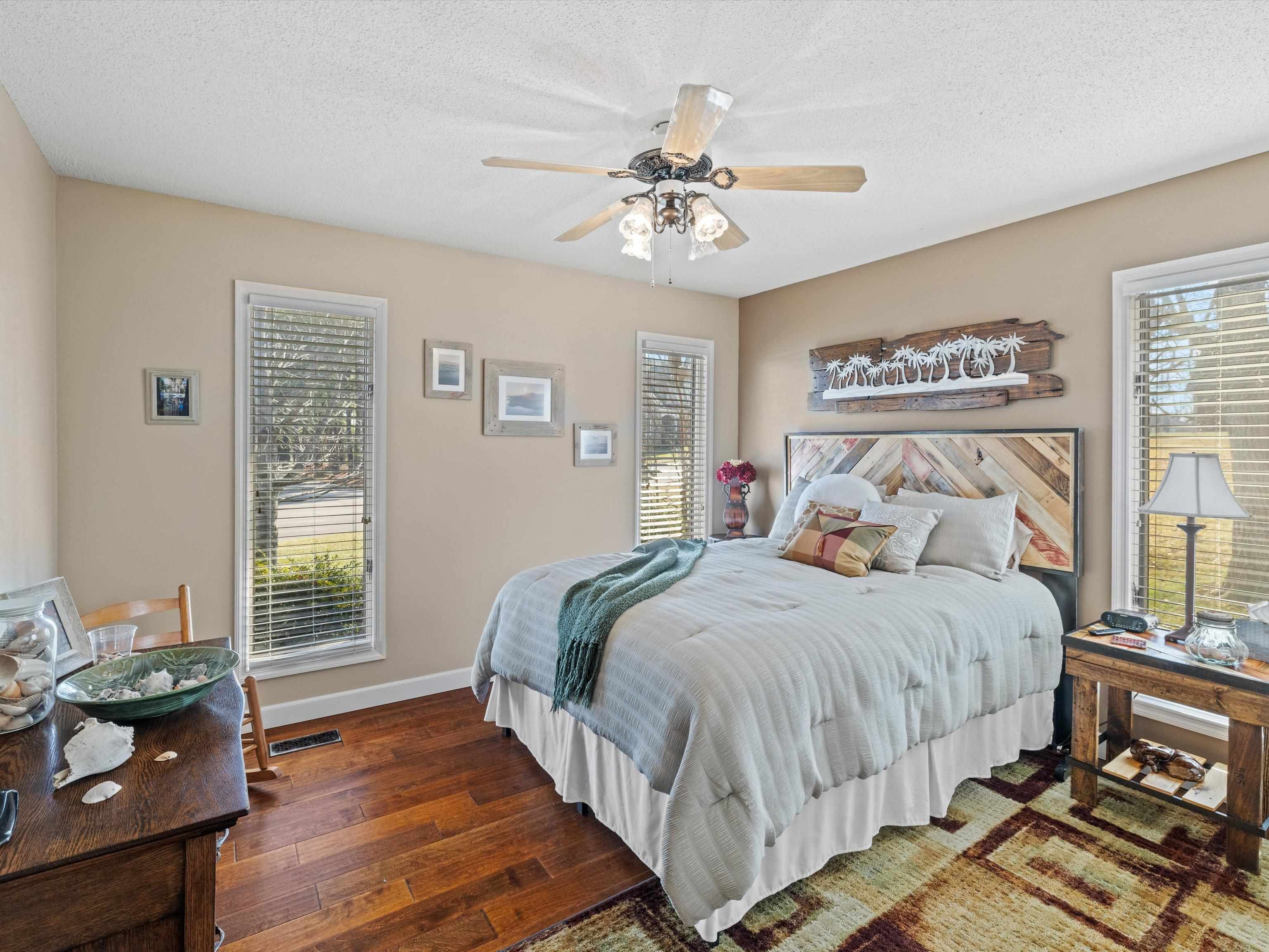 4709 Forest Drive, Owensboro, Kentucky 42303, 4 Bedrooms Bedrooms, ,3 BathroomsBathrooms,Single Family Residence,For Sale,Forest Drive,91438
