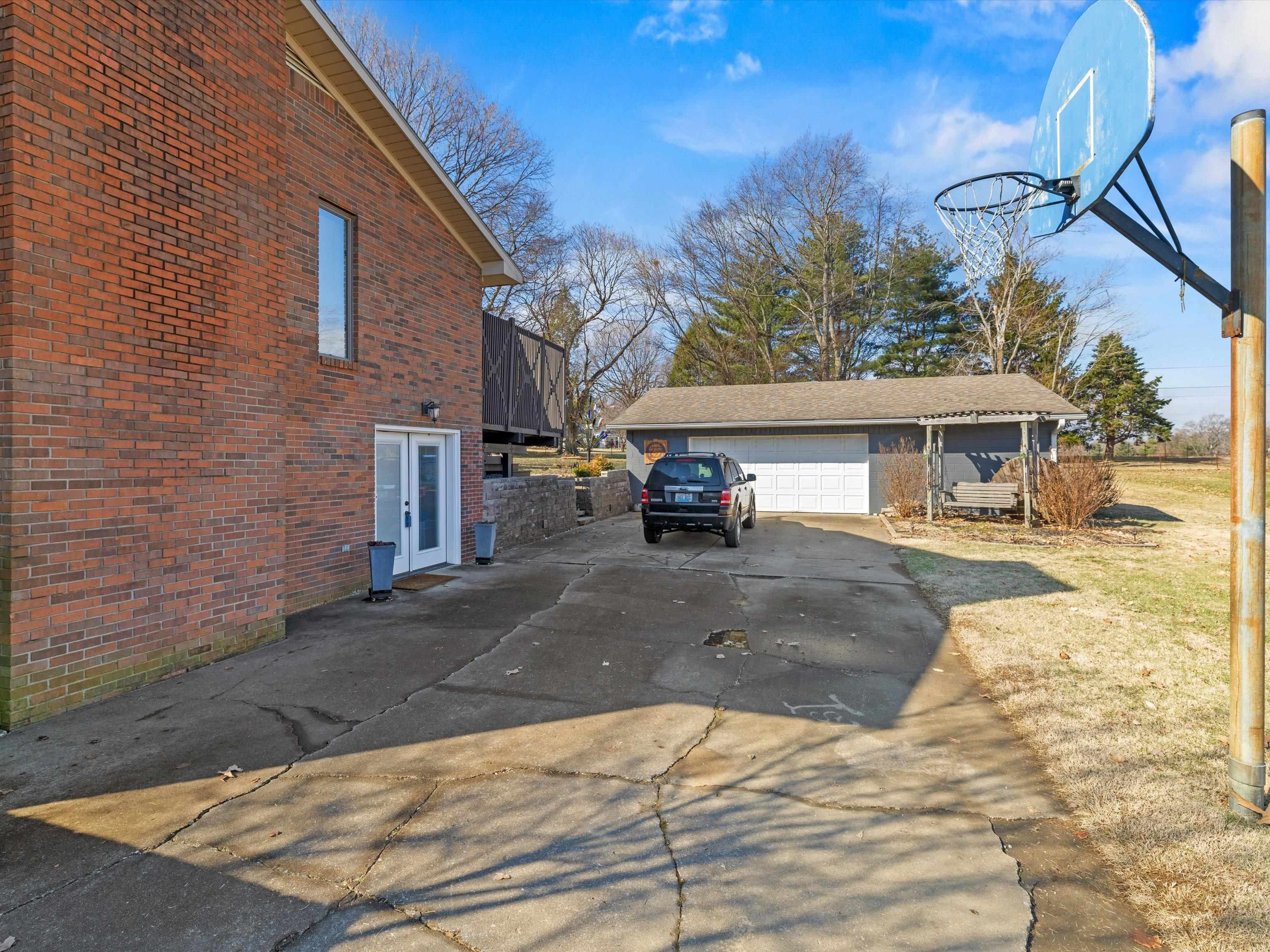 4709 Forest Drive, Owensboro, Kentucky 42303, 4 Bedrooms Bedrooms, ,3 BathroomsBathrooms,Single Family Residence,For Sale,Forest Drive,91438