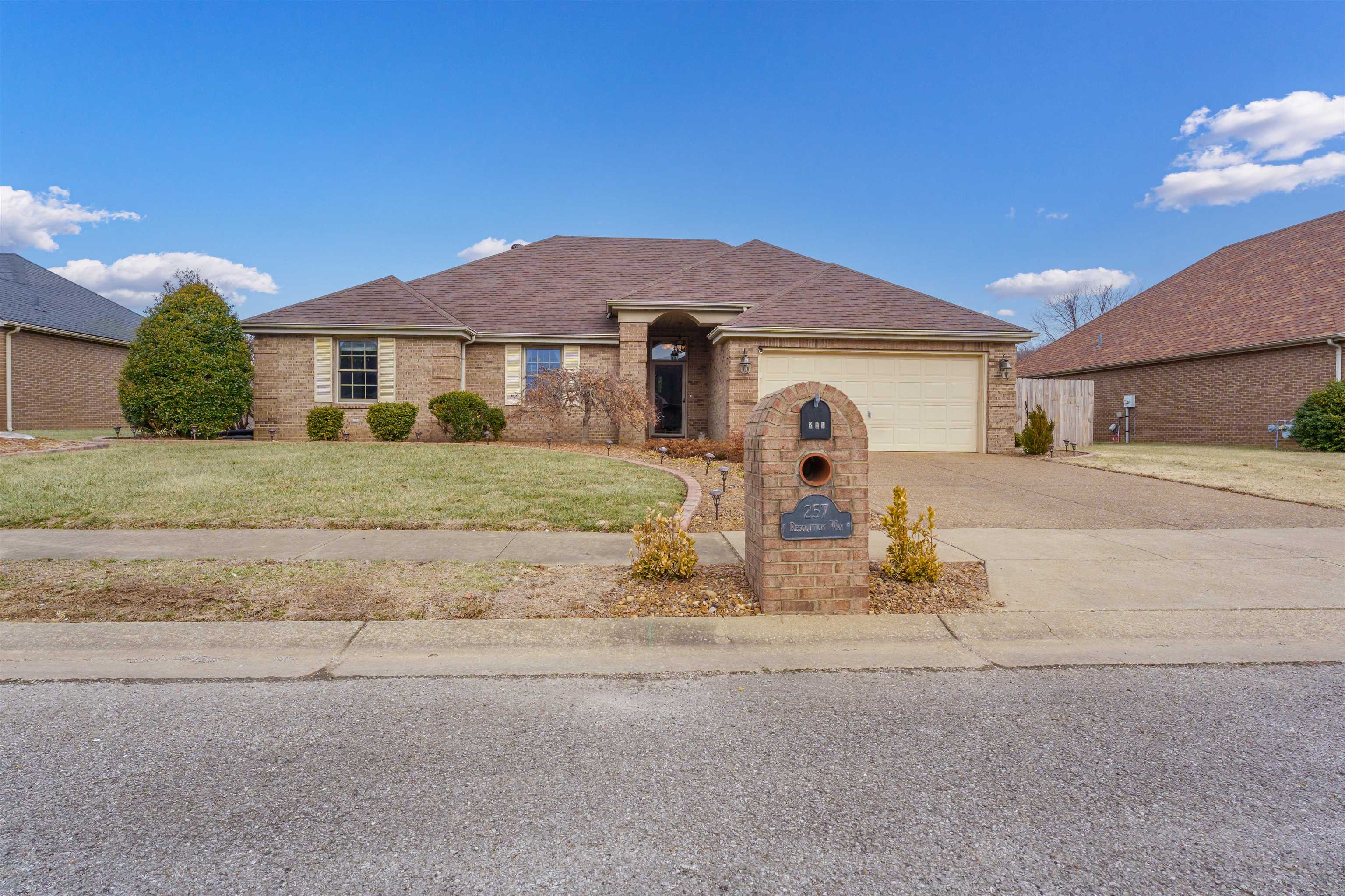 257 Resolution Way, Owensboro, Kentucky 42301, 3 Bedrooms Bedrooms, ,2 BathroomsBathrooms,Single Family Residence,For Sale,Resolution Way,91441