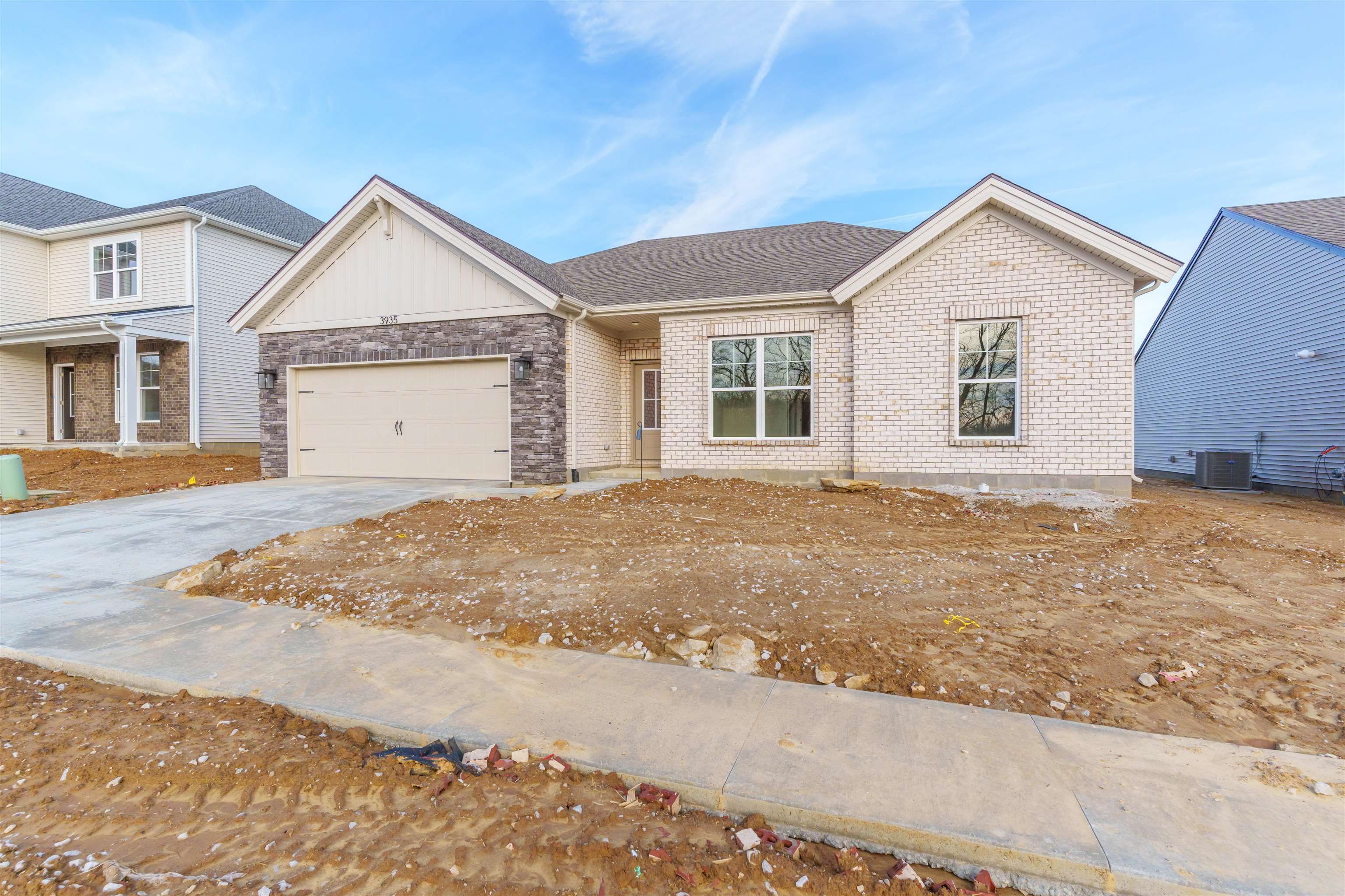3935 Heatherstone Dr, Owensboro, Kentucky 42301, 3 Bedrooms Bedrooms, ,2 BathroomsBathrooms,Single Family Residence,For Sale,Heatherstone Dr,91445
