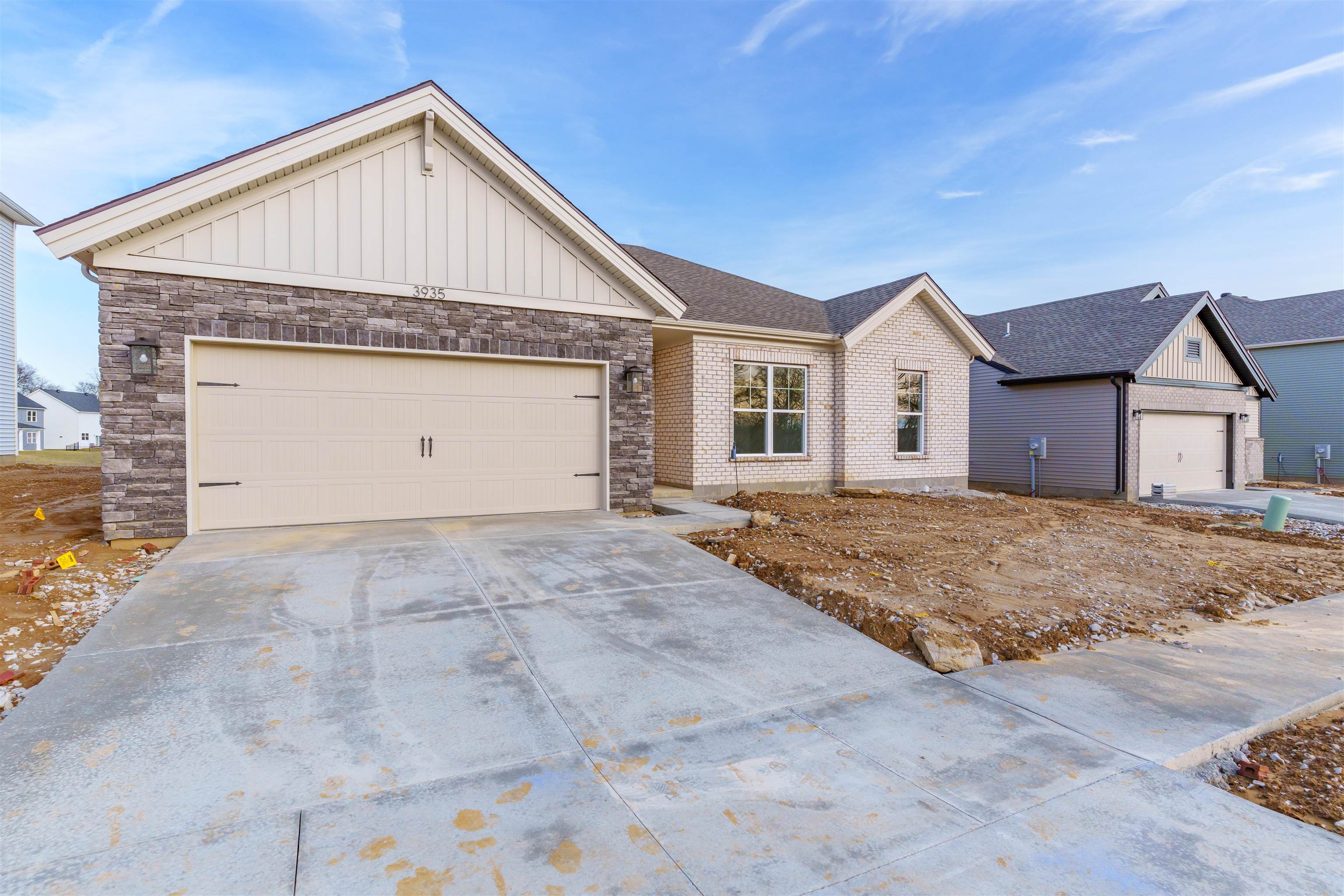 3935 Heatherstone Dr, Owensboro, Kentucky 42301, 3 Bedrooms Bedrooms, ,2 BathroomsBathrooms,Single Family Residence,For Sale,Heatherstone Dr,91445