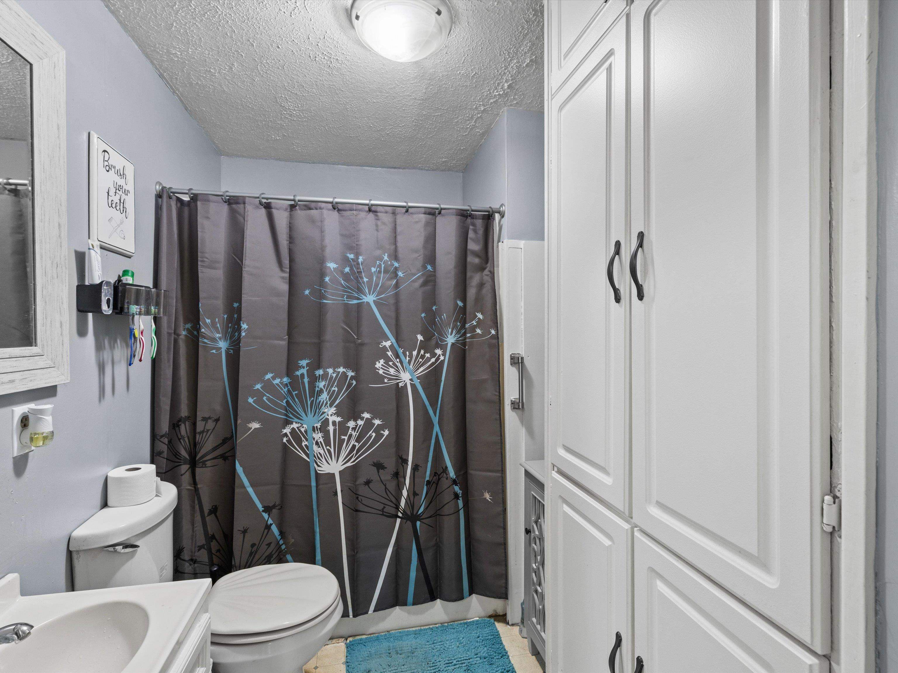 232 Main St., Fordsville, Kentucky 42343, 2 Bedrooms Bedrooms, ,1 BathroomBathrooms,Single Family Residence,For Sale,Main St.,91453