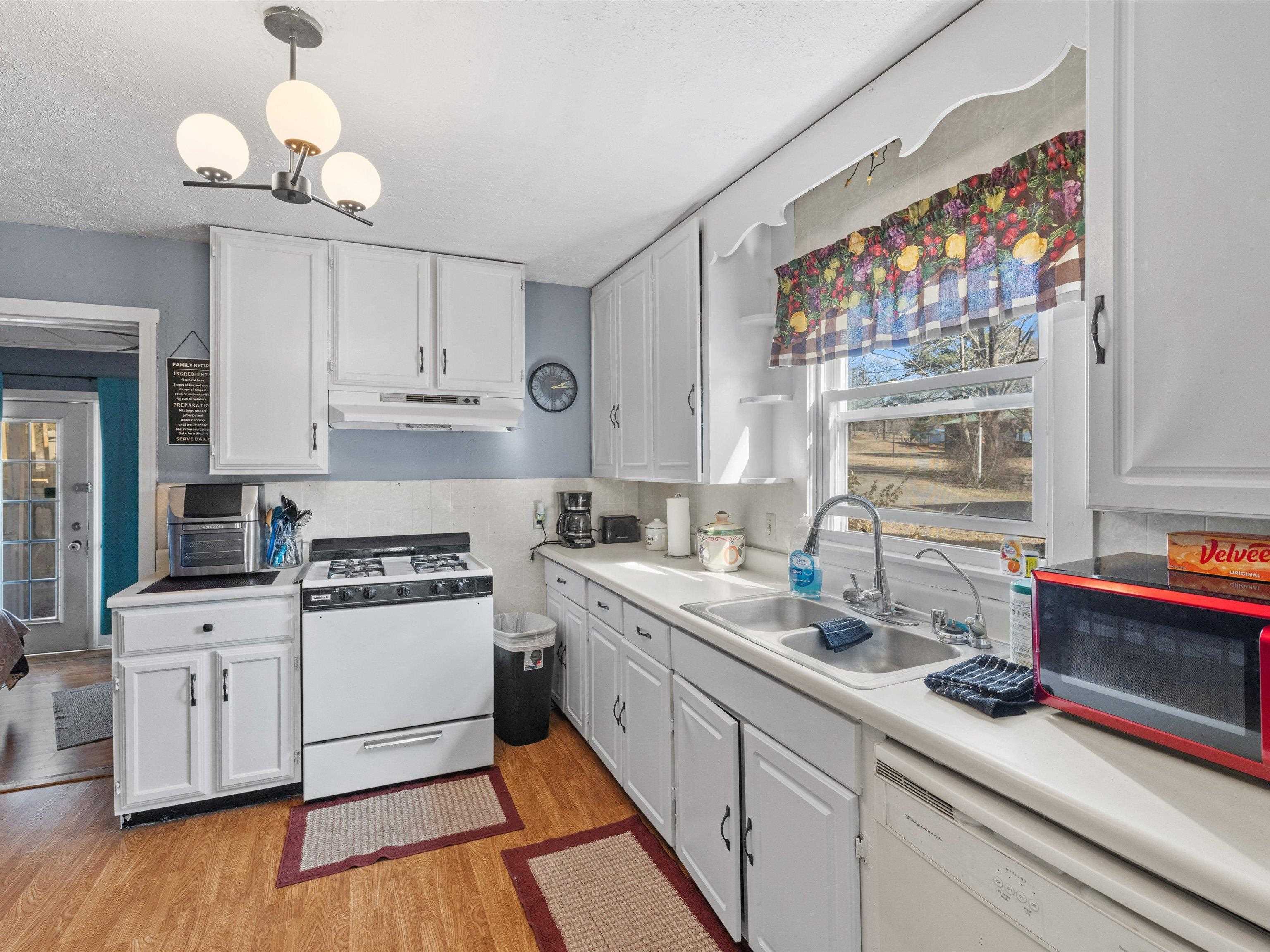 232 Main St., Fordsville, Kentucky 42343, 2 Bedrooms Bedrooms, ,1 BathroomBathrooms,Single Family Residence,For Sale,Main St.,91453