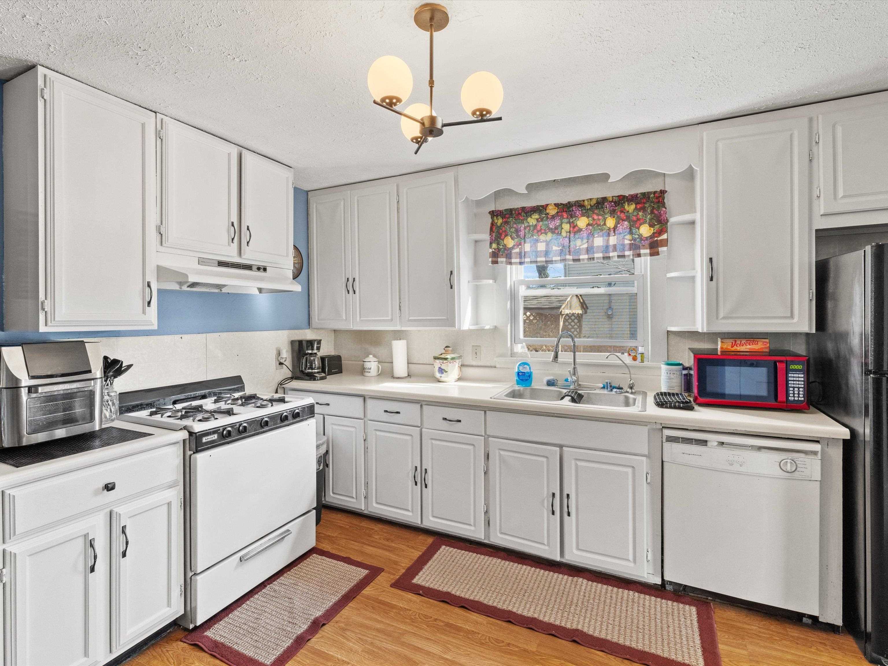 232 Main St., Fordsville, Kentucky 42343, 2 Bedrooms Bedrooms, ,1 BathroomBathrooms,Single Family Residence,For Sale,Main St.,91453