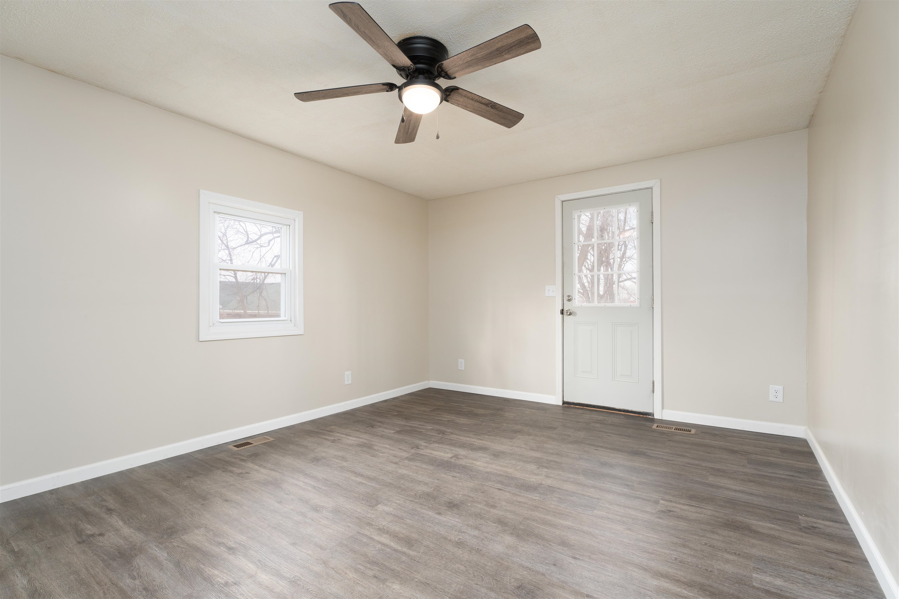 9460 HWY 136 E, Henderson, Kentucky 42420, 3 Bedrooms Bedrooms, ,1 BathroomBathrooms,Single Family Residence,For Sale,HWY 136 E,91454