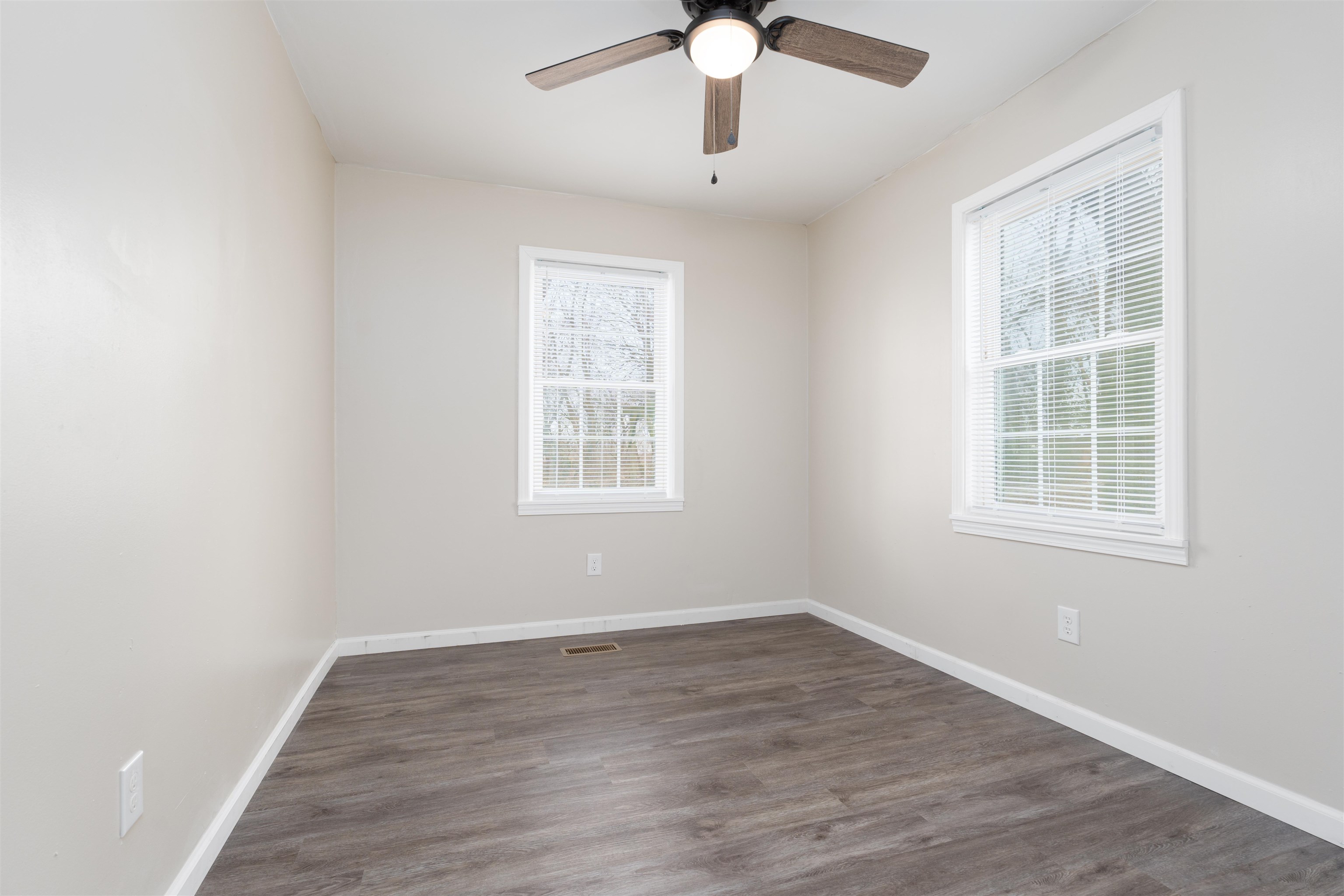 9460 HWY 136 E, Henderson, Kentucky 42420, 3 Bedrooms Bedrooms, ,1 BathroomBathrooms,Single Family Residence,For Sale,HWY 136 E,91454