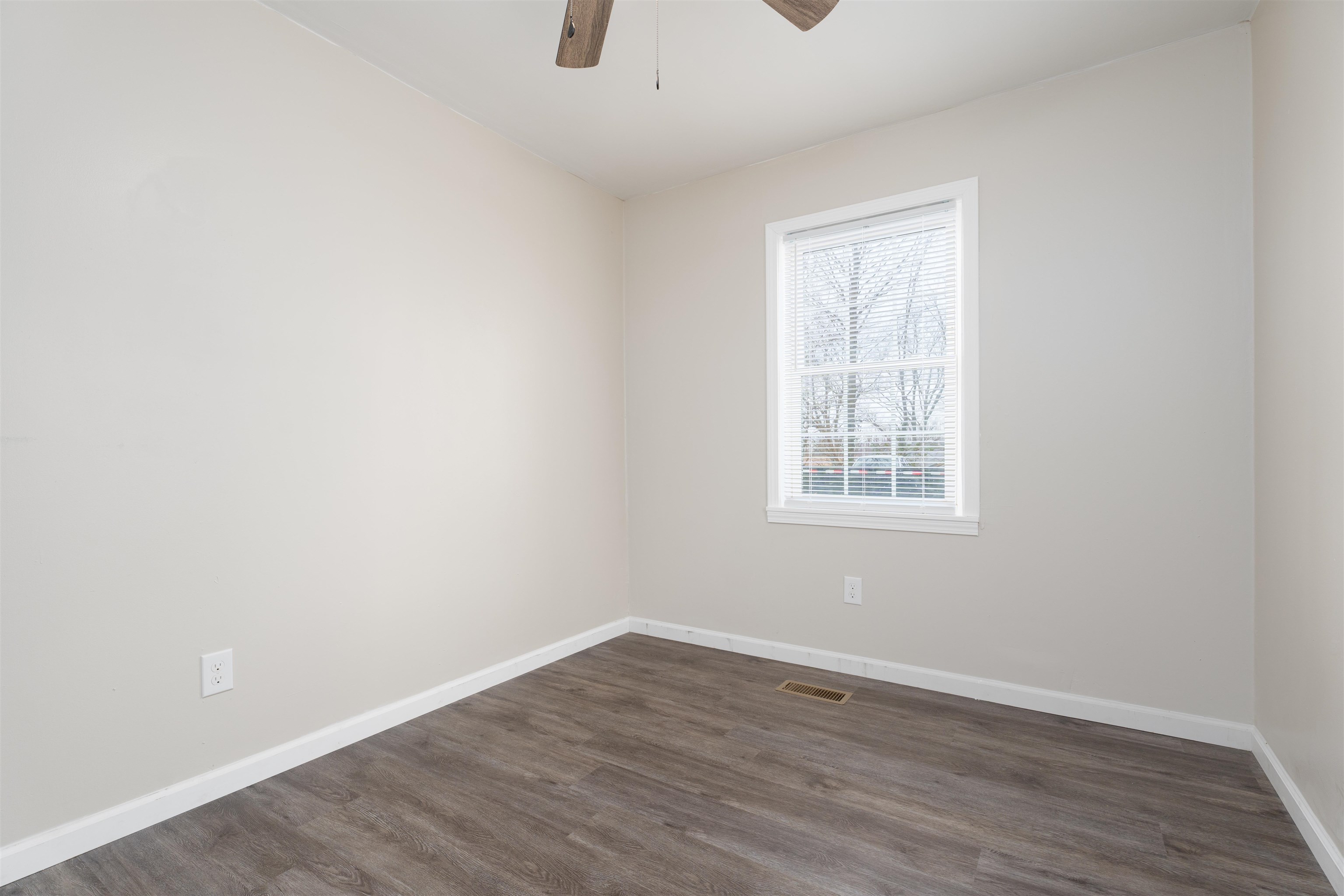 9460 HWY 136 E, Henderson, Kentucky 42420, 3 Bedrooms Bedrooms, ,1 BathroomBathrooms,Single Family Residence,For Sale,HWY 136 E,91454