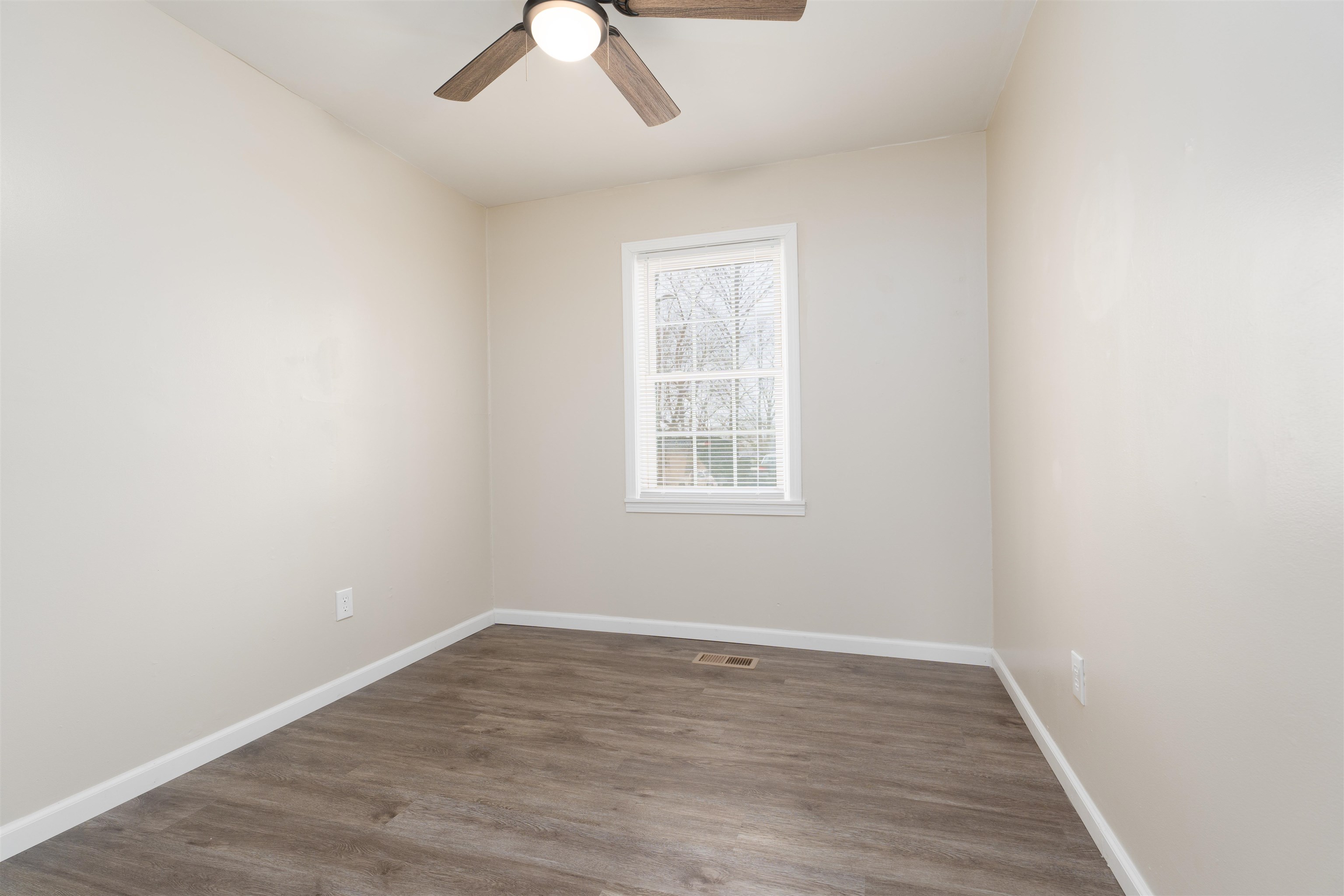 9460 HWY 136 E, Henderson, Kentucky 42420, 3 Bedrooms Bedrooms, ,1 BathroomBathrooms,Single Family Residence,For Sale,HWY 136 E,91454