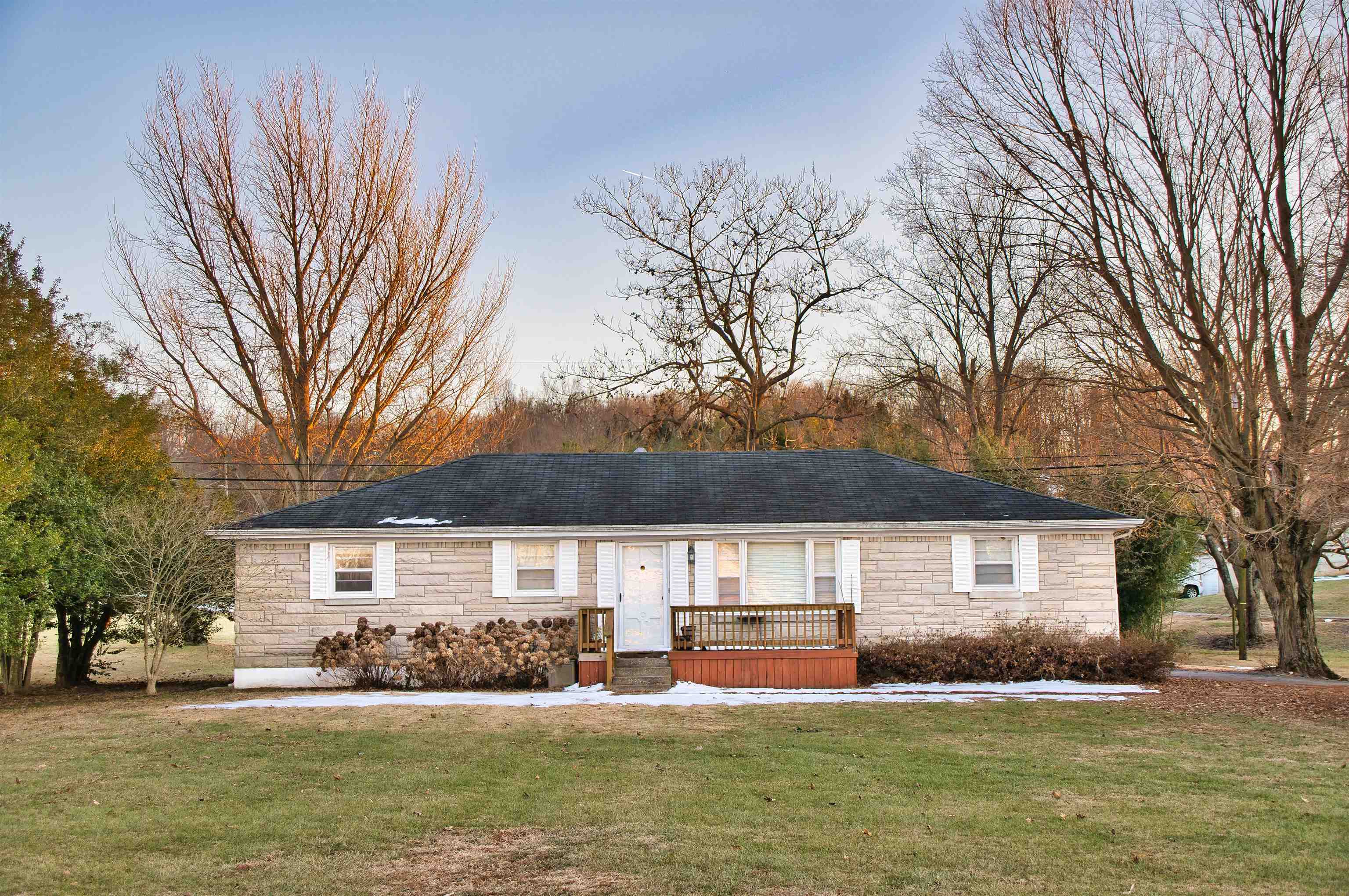504 Valley Terrace, Irvington, Kentucky 40146, 3 Bedrooms Bedrooms, ,1 BathroomBathrooms,Ranch,For Sale,Valley Terrace,91455