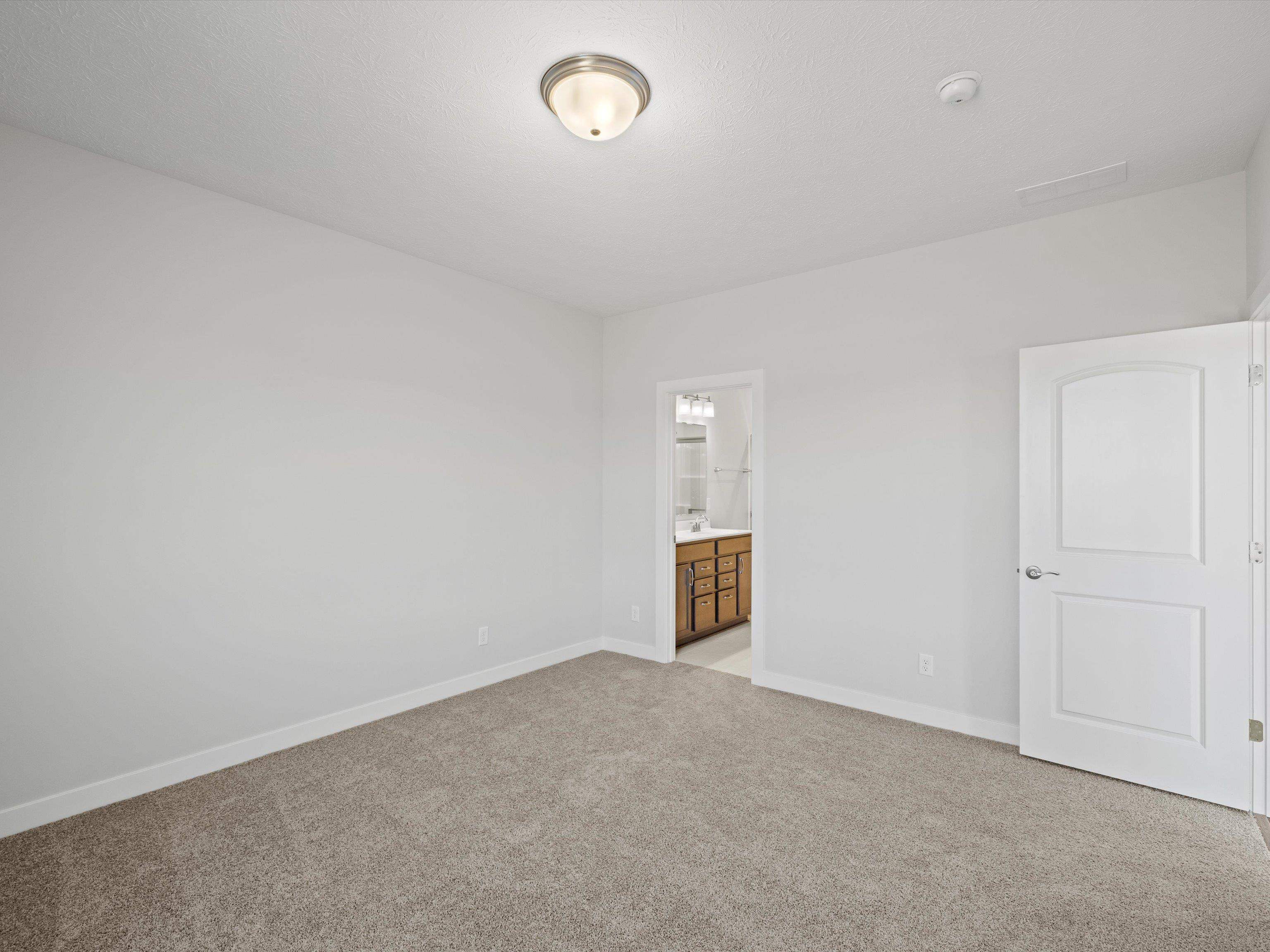 631 Alabaster Lane, Owensboro, Kentucky 42301, 3 Bedrooms Bedrooms, ,2 BathroomsBathrooms,Single Family Residence,For Sale,Alabaster Lane,91458