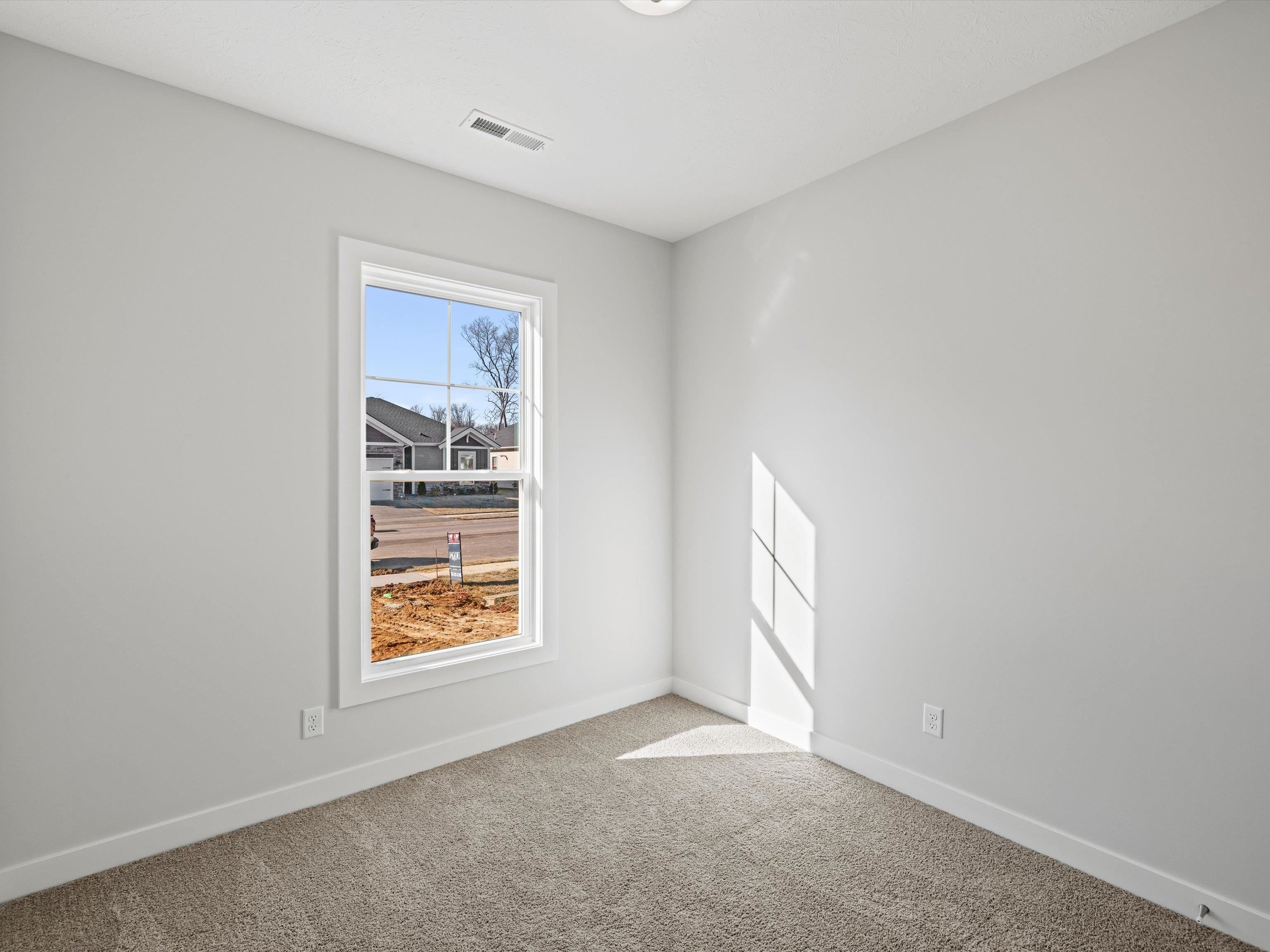 631 Alabaster Lane, Owensboro, Kentucky 42301, 3 Bedrooms Bedrooms, ,2 BathroomsBathrooms,Single Family Residence,For Sale,Alabaster Lane,91458