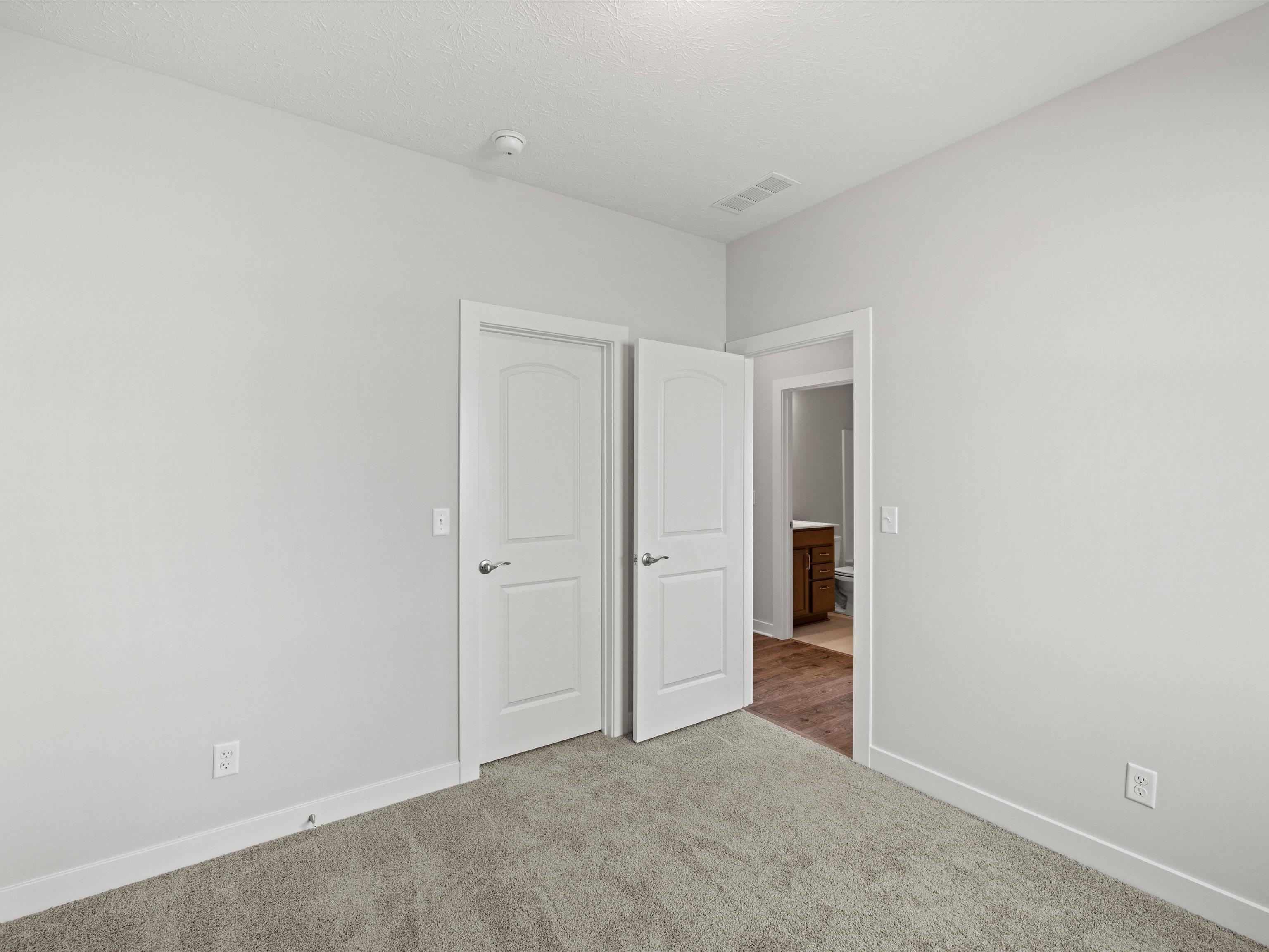 631 Alabaster Lane, Owensboro, Kentucky 42301, 3 Bedrooms Bedrooms, ,2 BathroomsBathrooms,Single Family Residence,For Sale,Alabaster Lane,91458