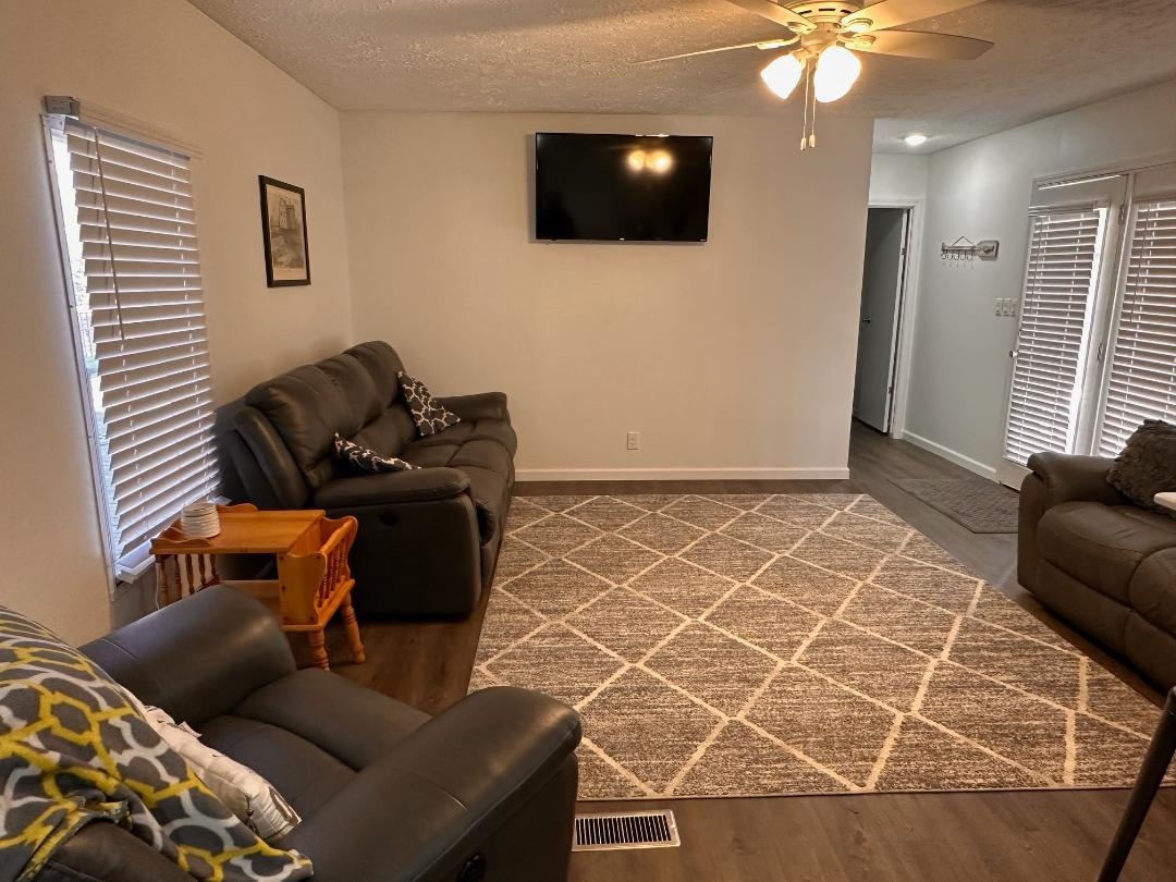 191 Shawnee Circle, Falls of Rough, Kentucky 40119, 2 Bedrooms Bedrooms, ,2 BathroomsBathrooms,Manufactured Home,For Sale,Shawnee Circle,91460