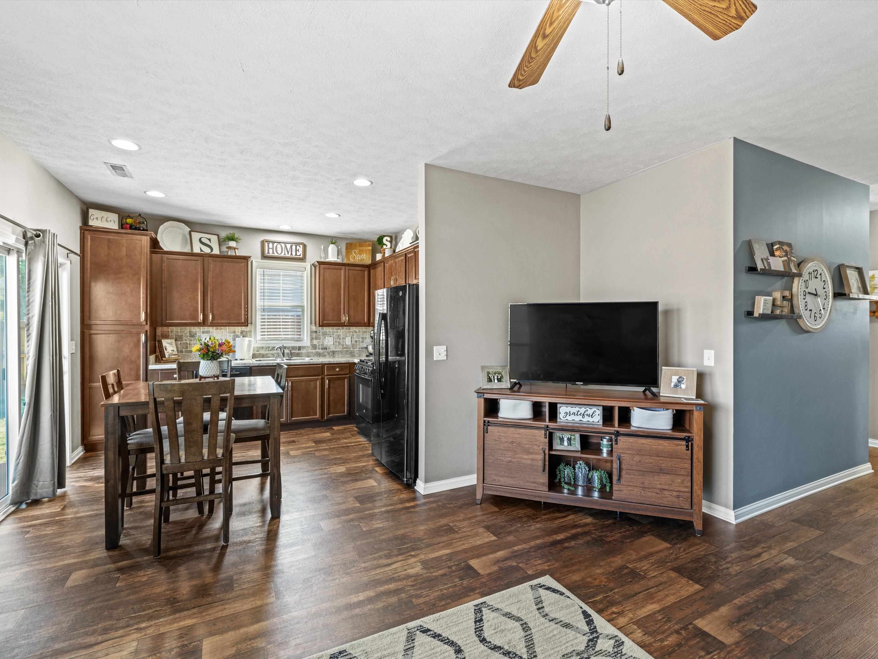 6367 Valley Brook Trace, Utica, Kentucky 42376, 3 Bedrooms Bedrooms, ,2 BathroomsBathrooms,Single Family Residence,For Sale,Valley Brook Trace,91464