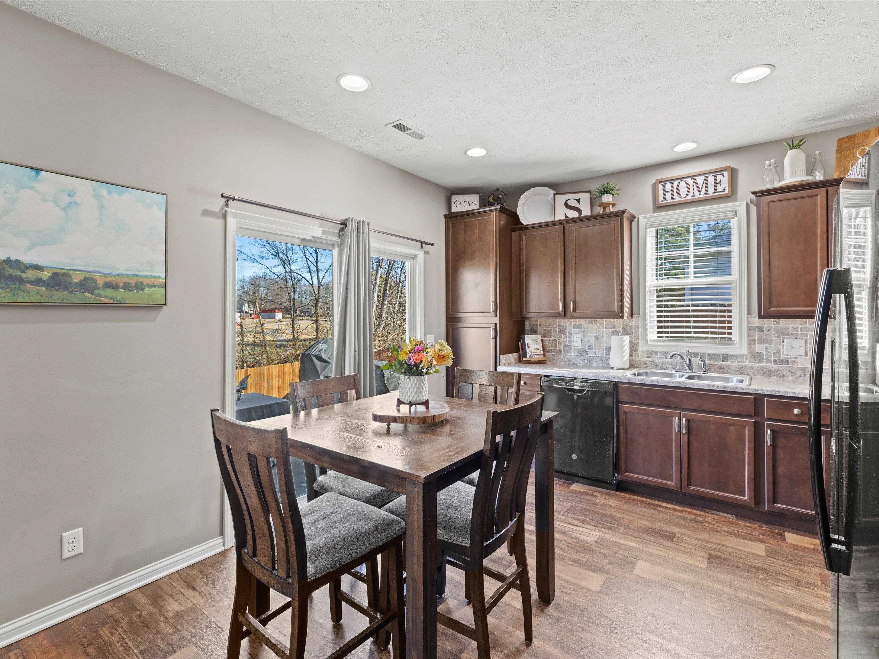 6367 Valley Brook Trace, Utica, Kentucky 42376, 3 Bedrooms Bedrooms, ,2 BathroomsBathrooms,Single Family Residence,For Sale,Valley Brook Trace,91464