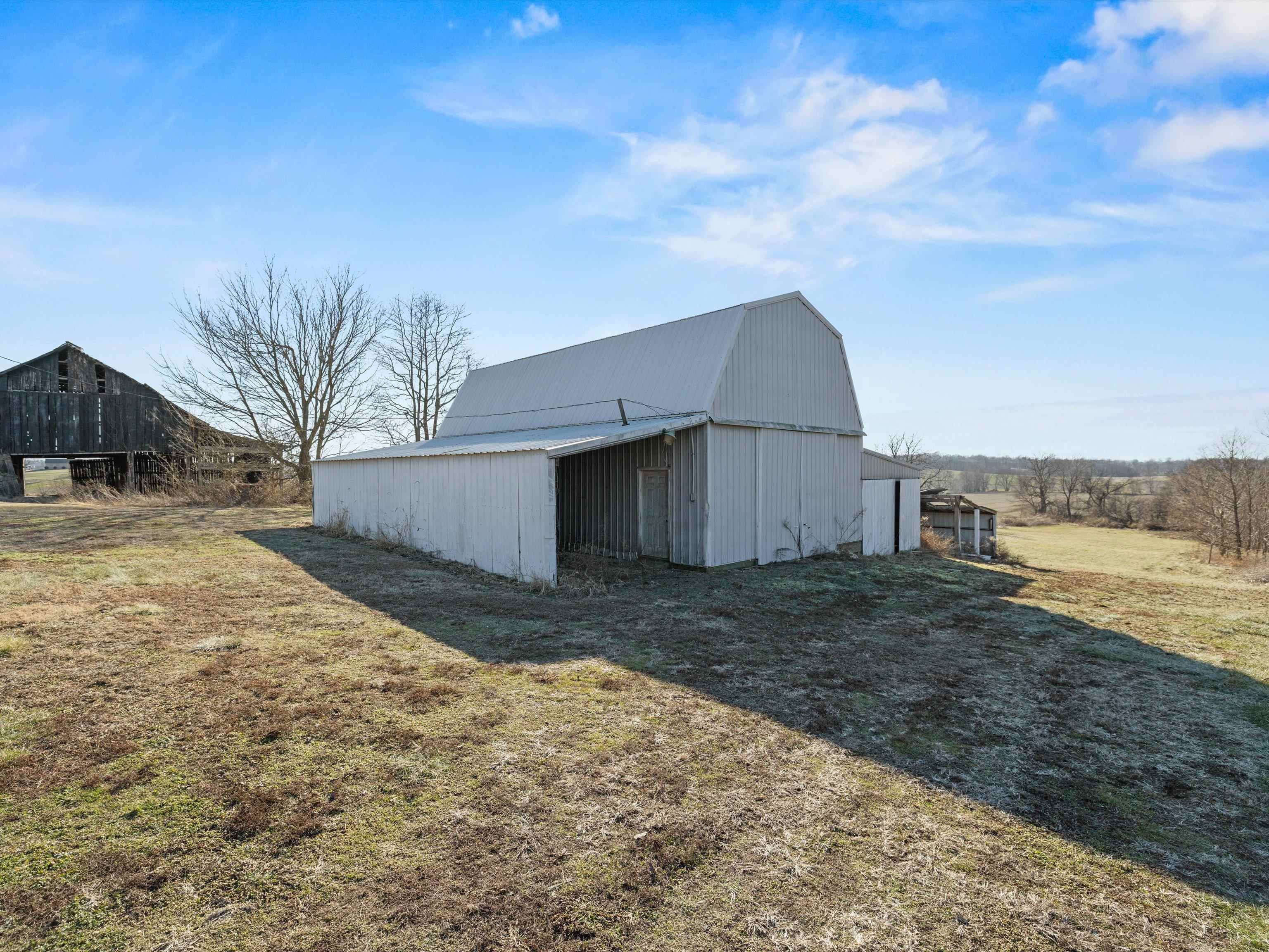 8756 Mulligan Rd, Owensboro, Kentucky 42301, 4 Bedrooms Bedrooms, ,1 BathroomBathrooms,Single Family Residence,For Sale,Mulligan Rd,91470
