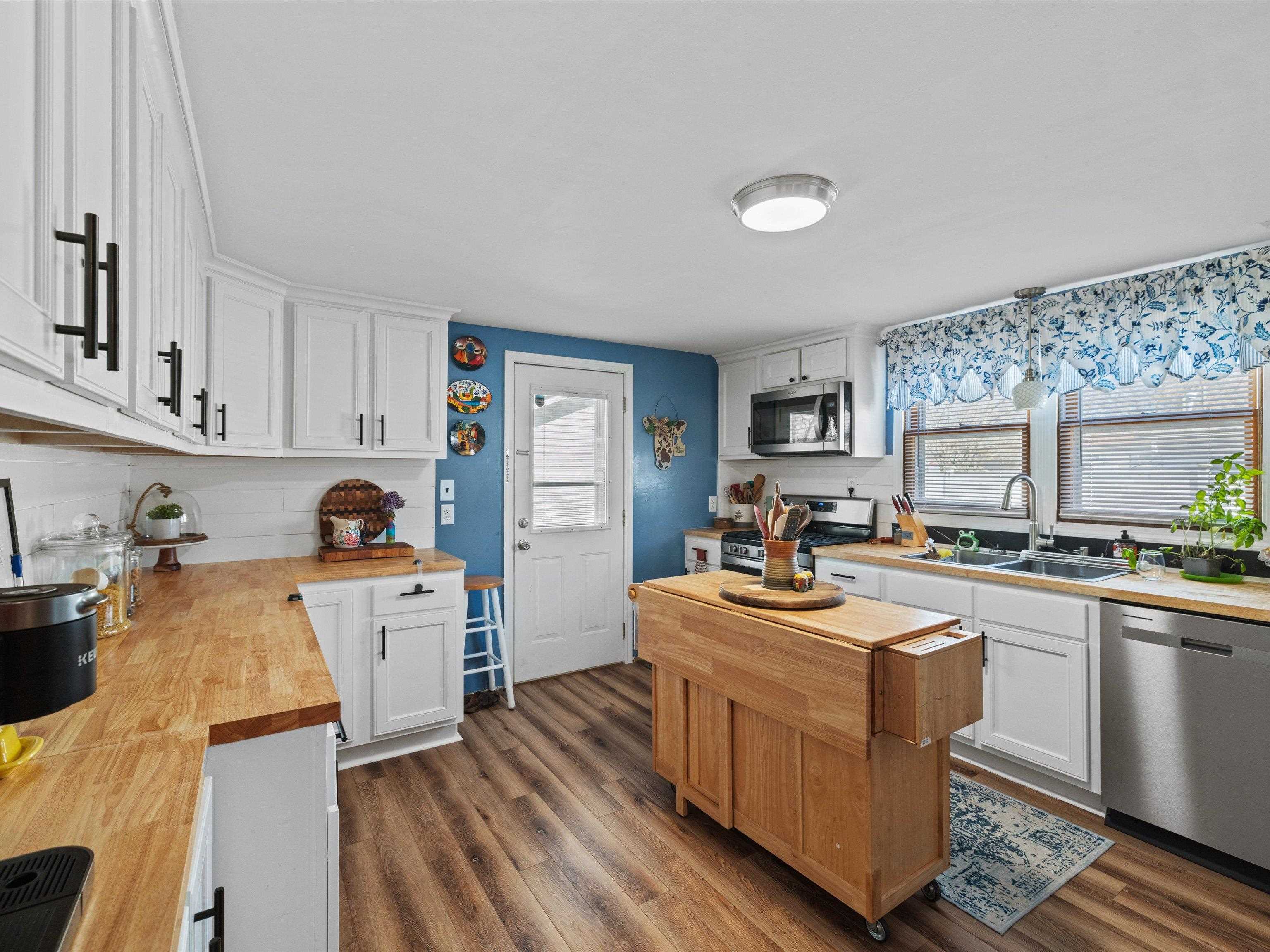 2609 Westwood Ave., Owensboro, Kentucky 42301, 2 Bedrooms Bedrooms, ,1 BathroomBathrooms,Single Family Residence,For Sale,Westwood Ave.,91472