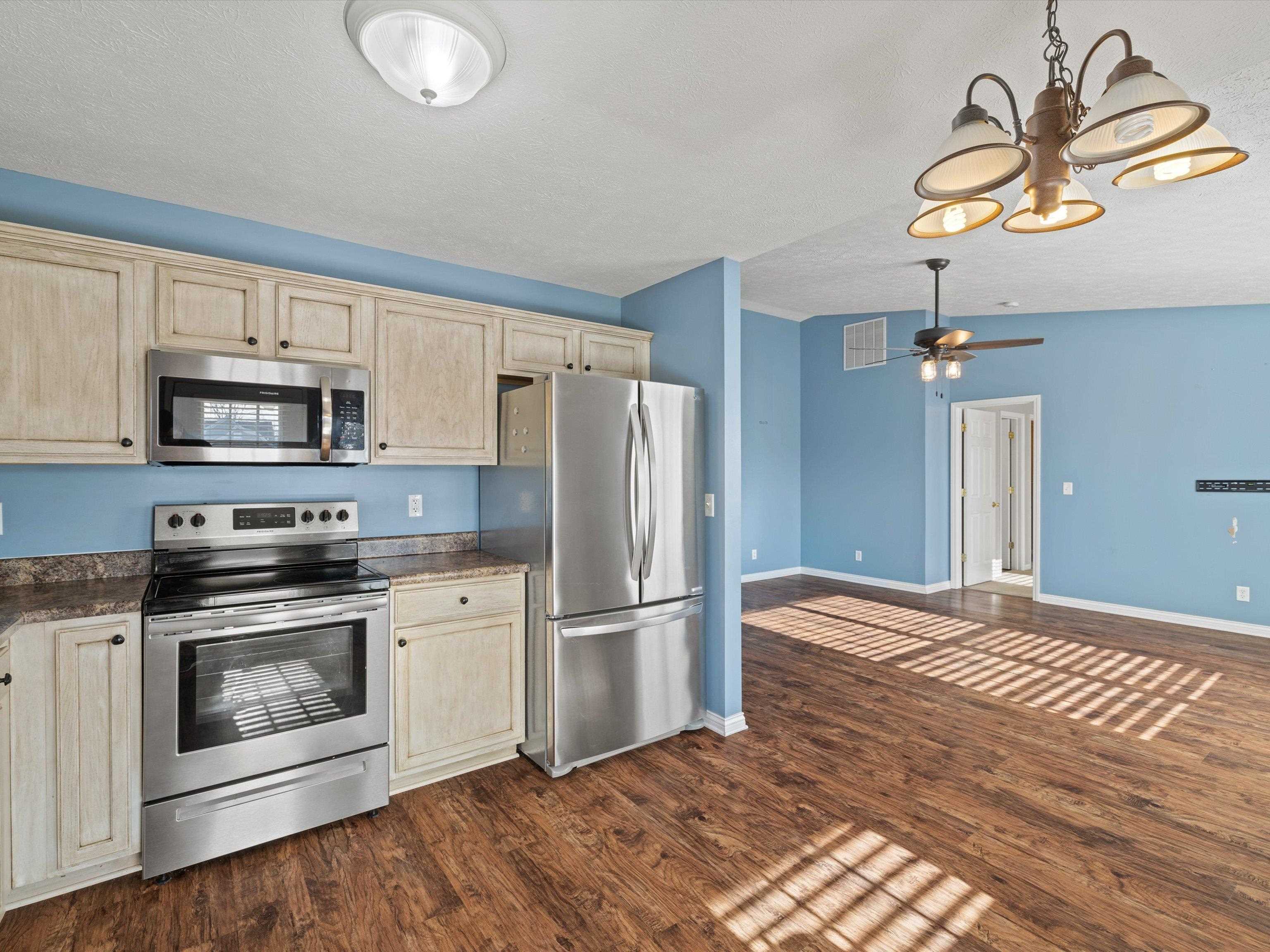 2342 Trails Lake Garden, Owensboro, Kentucky 42303, 3 Bedrooms Bedrooms, ,2 BathroomsBathrooms,Single Family Residence,For Sale,Trails Lake Garden,91473