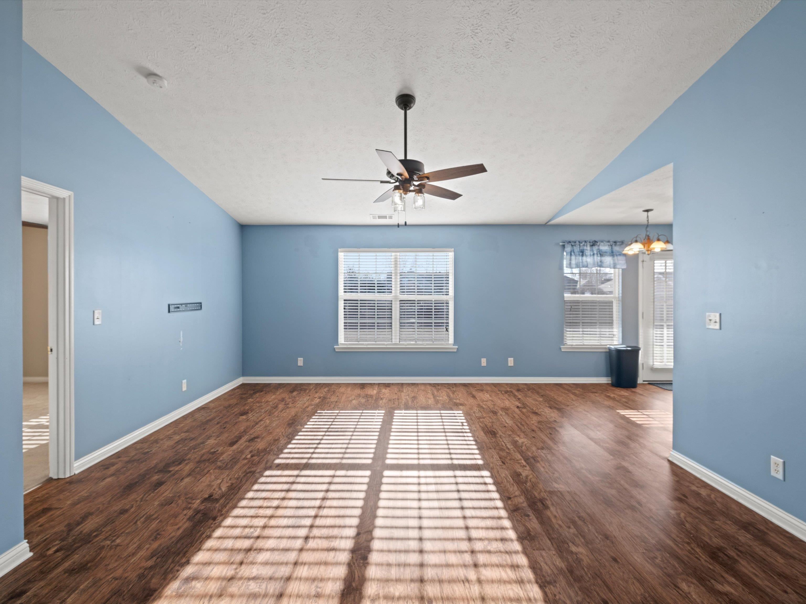 2342 Trails Lake Garden, Owensboro, Kentucky 42303, 3 Bedrooms Bedrooms, ,2 BathroomsBathrooms,Single Family Residence,For Sale,Trails Lake Garden,91473