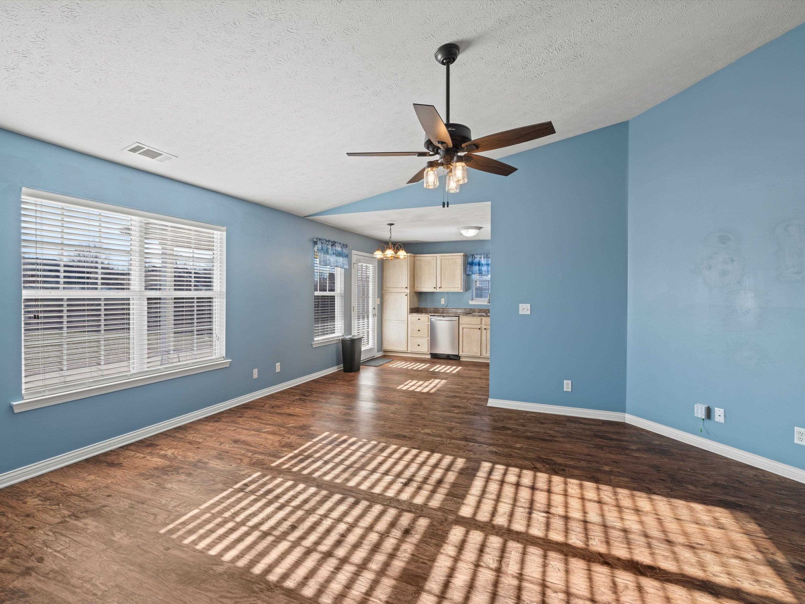 2342 Trails Lake Garden, Owensboro, Kentucky 42303, 3 Bedrooms Bedrooms, ,2 BathroomsBathrooms,Single Family Residence,For Sale,Trails Lake Garden,91473