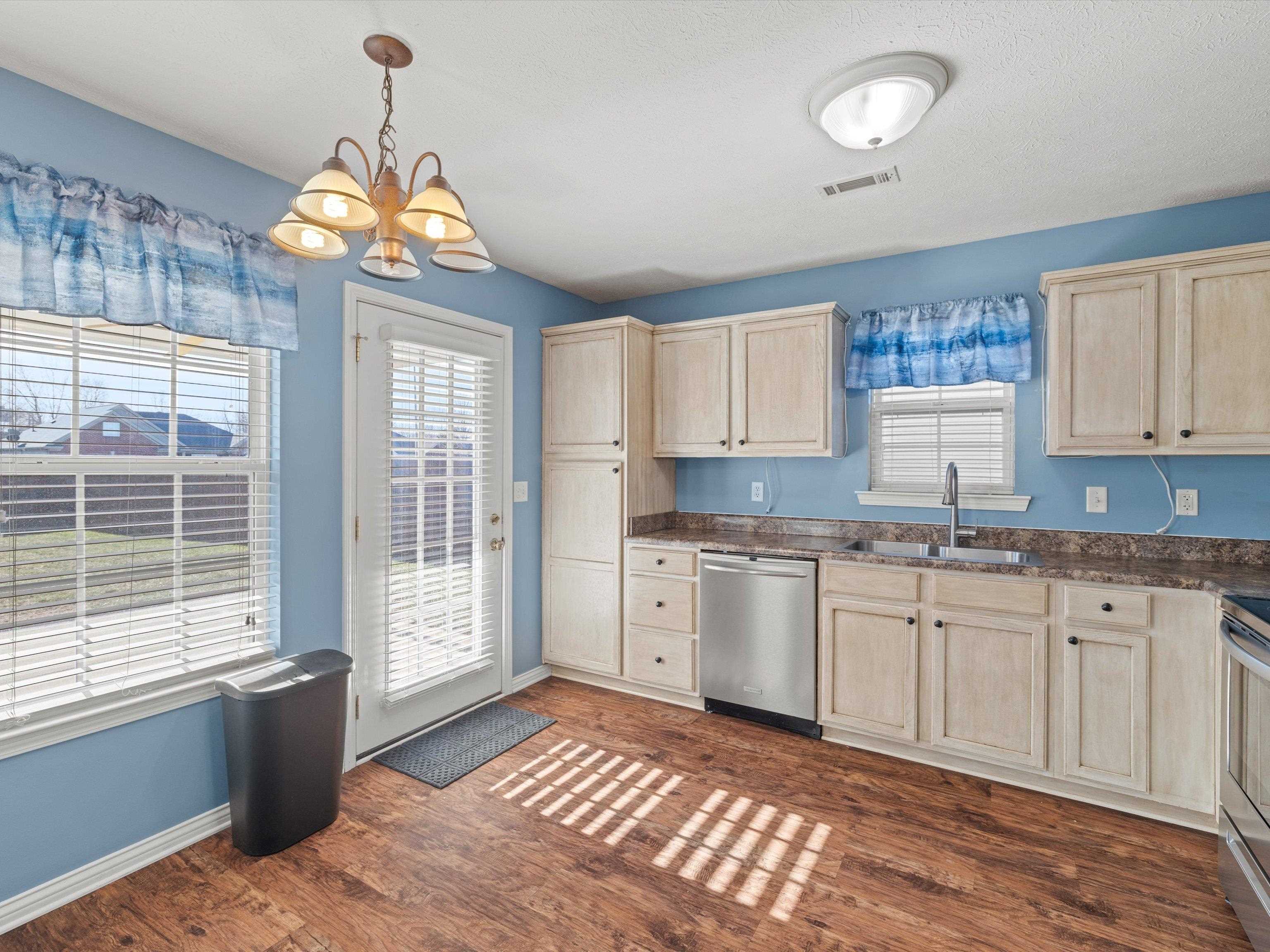 2342 Trails Lake Garden, Owensboro, Kentucky 42303, 3 Bedrooms Bedrooms, ,2 BathroomsBathrooms,Single Family Residence,For Sale,Trails Lake Garden,91473