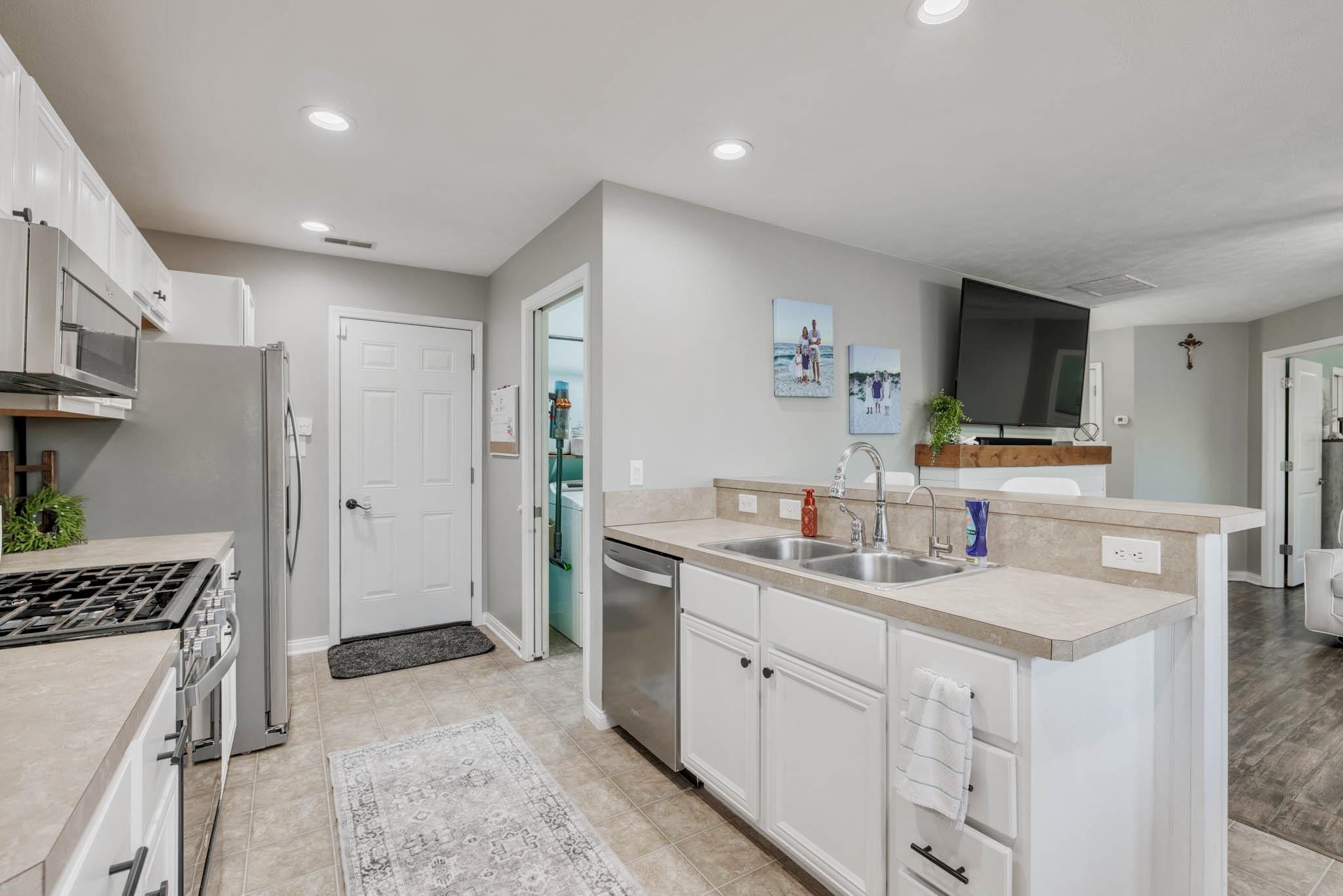 1405 Chandler Avenue, Owensboro, Kentucky 42303, 3 Bedrooms Bedrooms, ,2 BathroomsBathrooms,Single Family Residence,For Sale,Chandler Avenue,91475