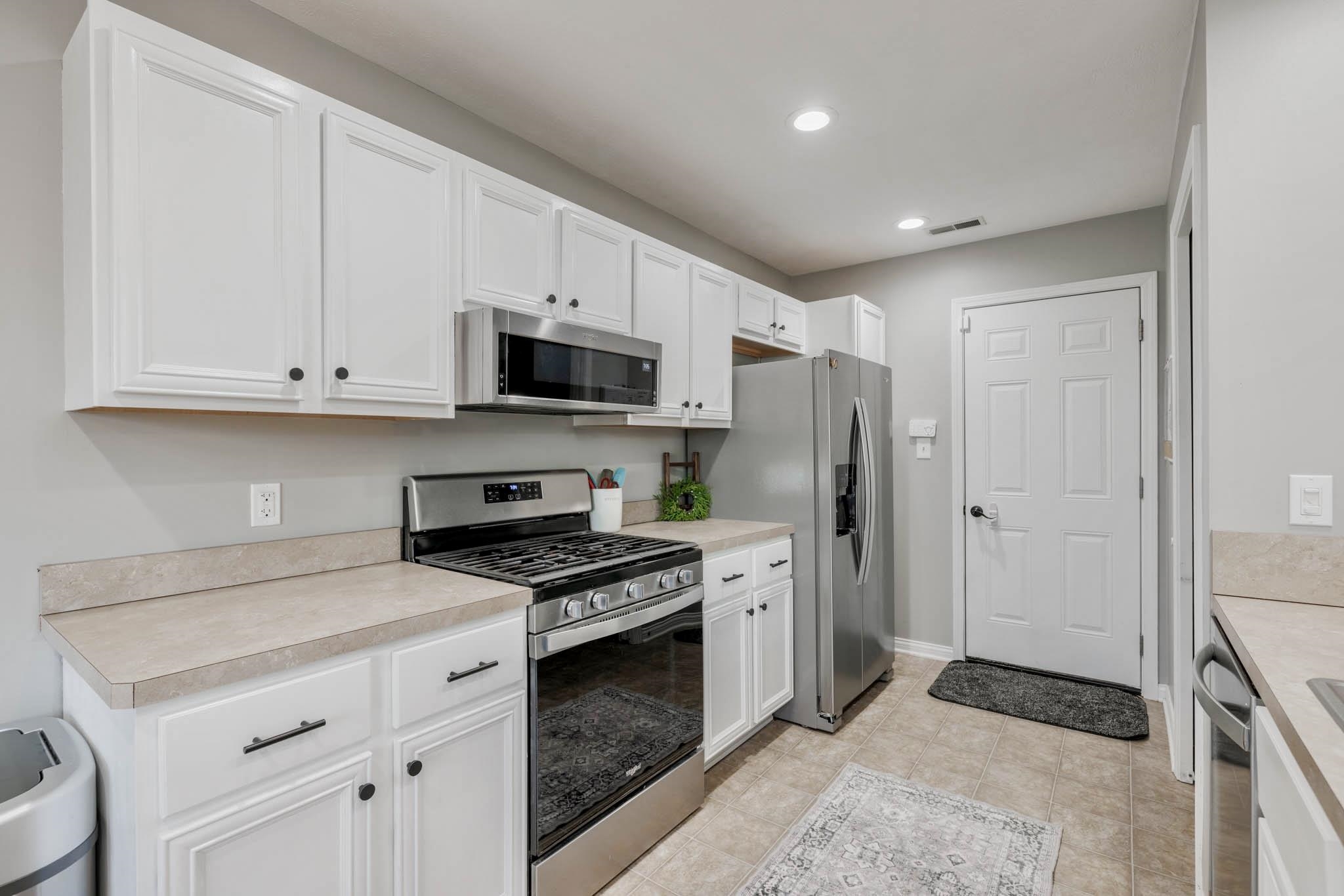 1405 Chandler Avenue, Owensboro, Kentucky 42303, 3 Bedrooms Bedrooms, ,2 BathroomsBathrooms,Single Family Residence,For Sale,Chandler Avenue,91475