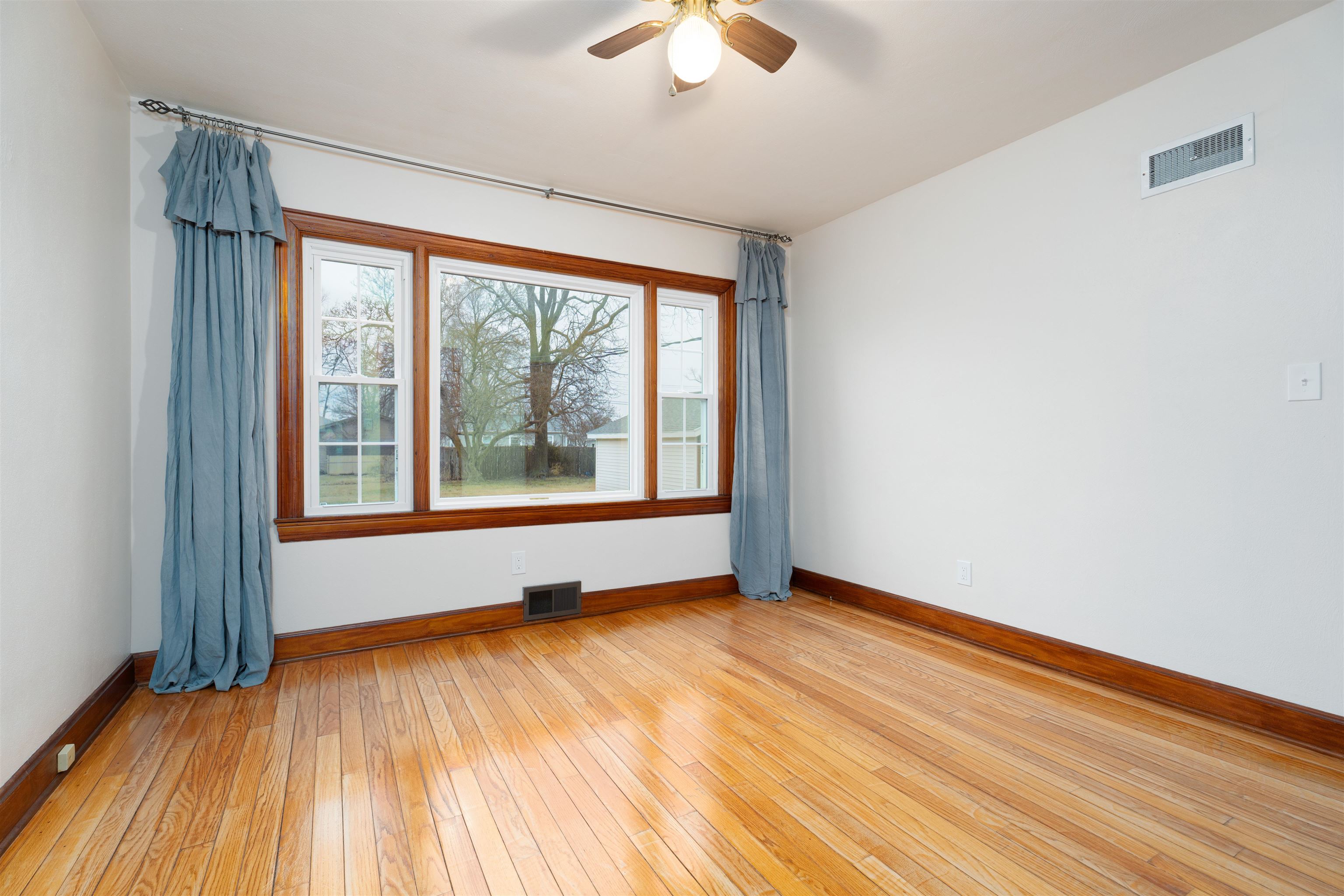 3815 Kentucky 144, Owensboro, Kentucky 42303, 3 Bedrooms Bedrooms, ,1 BathroomBathrooms,Single Family Residence,For Sale,Kentucky 144,91478