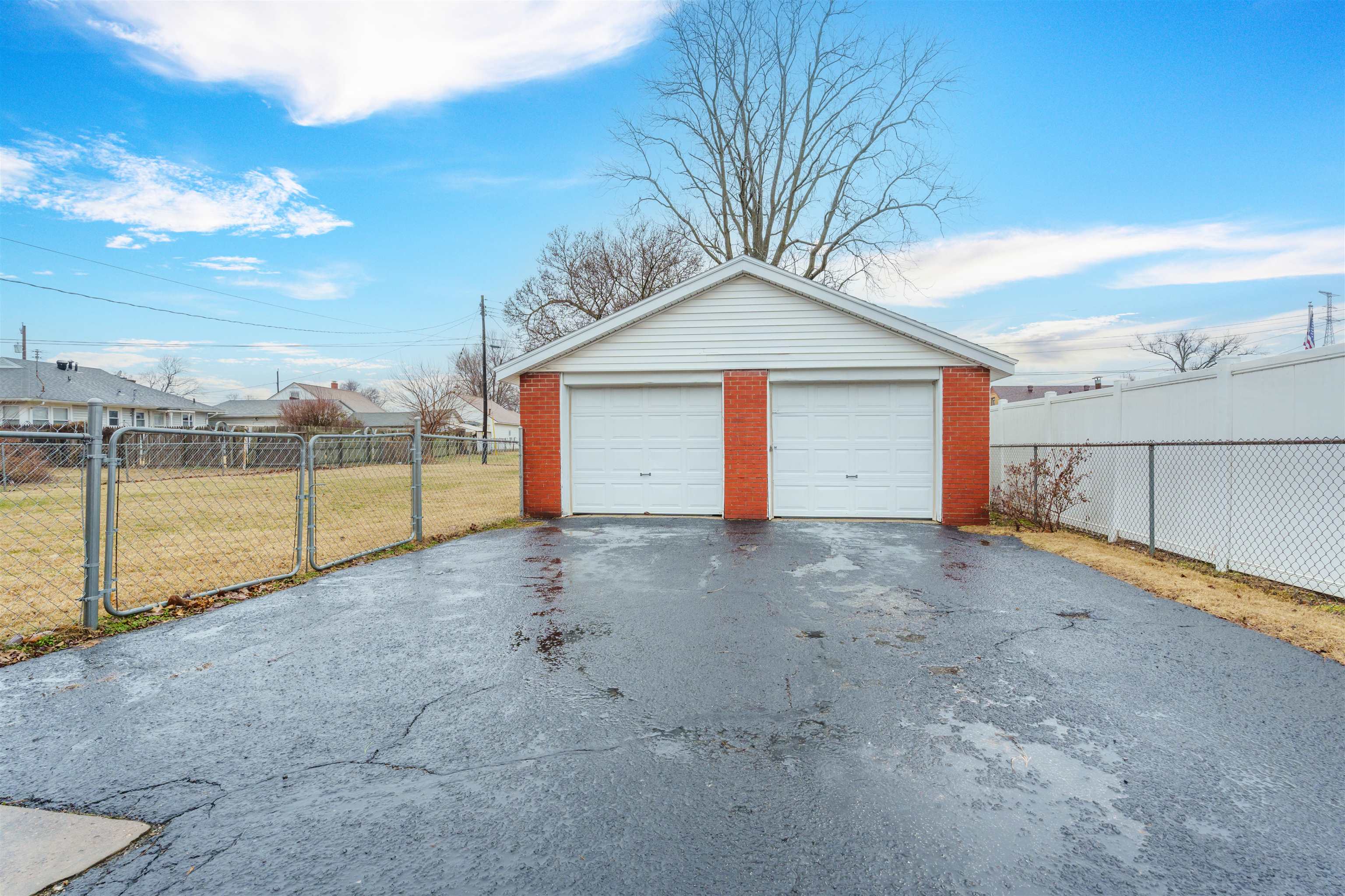 3815 Kentucky 144, Owensboro, Kentucky 42303, 3 Bedrooms Bedrooms, ,1 BathroomBathrooms,Single Family Residence,For Sale,Kentucky 144,91478
